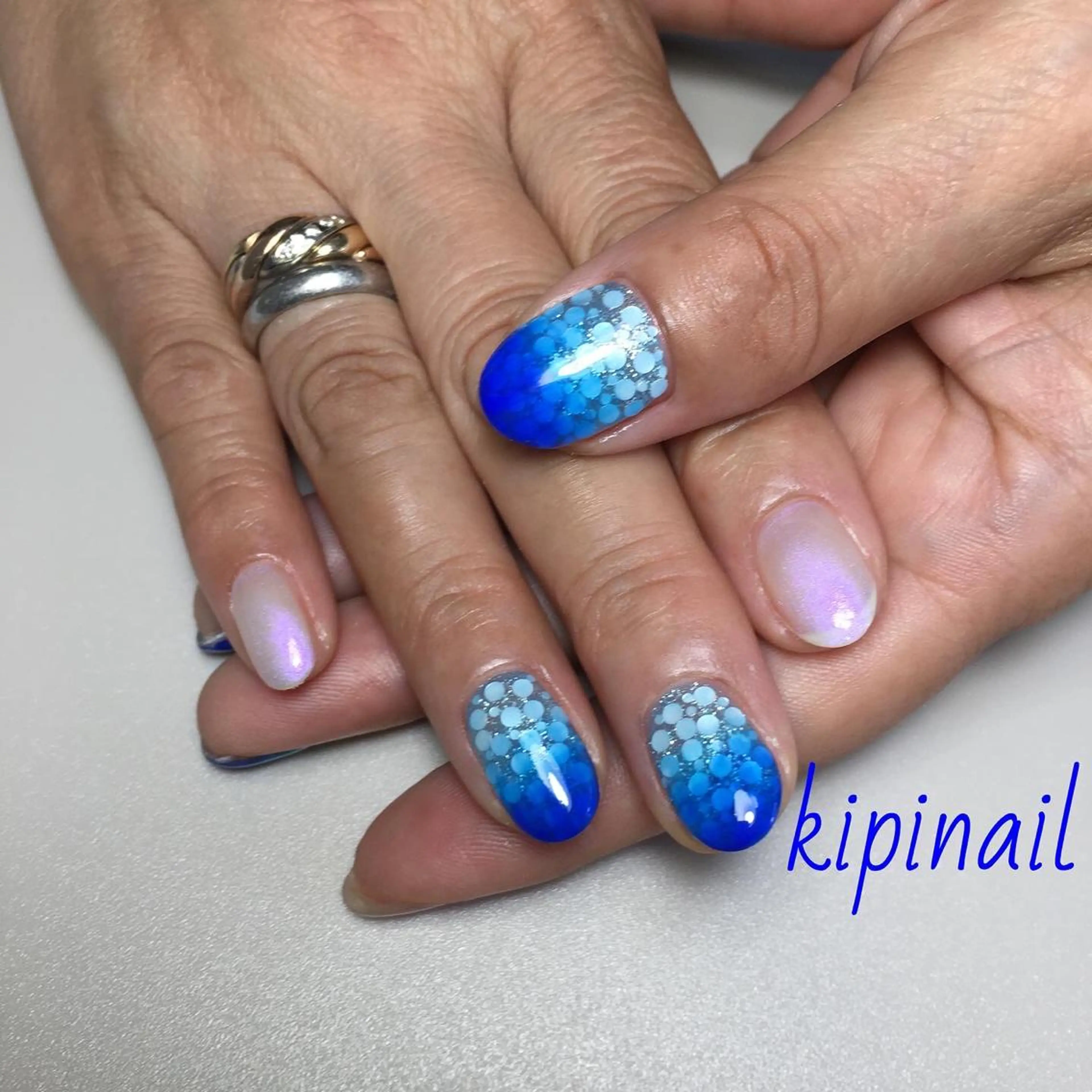 ネイル グラデーション ホログラムネイル ハンドネイル kipinail 川﨑えりかのネイルデザイン