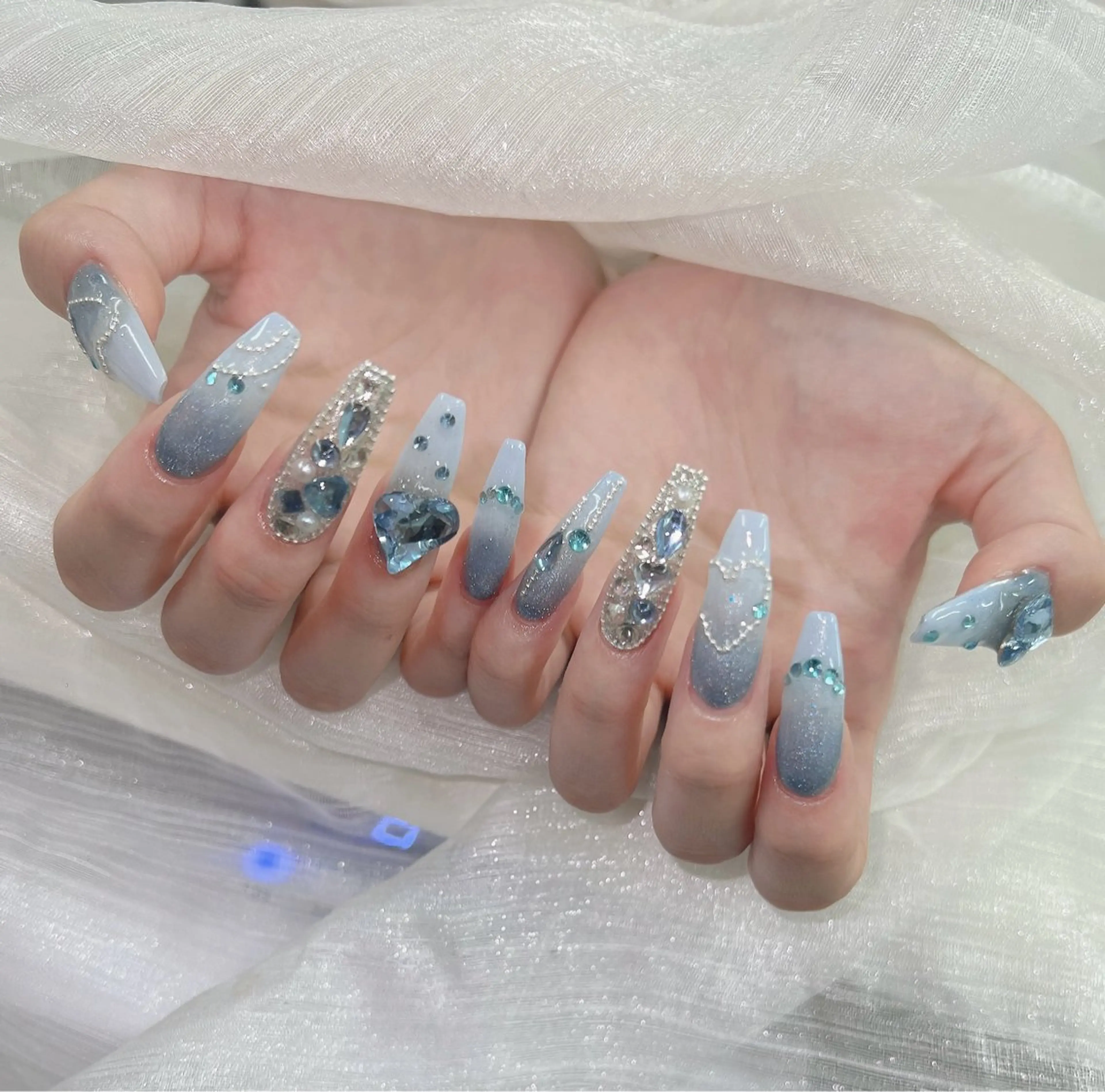 ネイル マグネットネイル ミラーネイル ネイルチップ 冬ネイル Lee Nailsのネイルデザイン