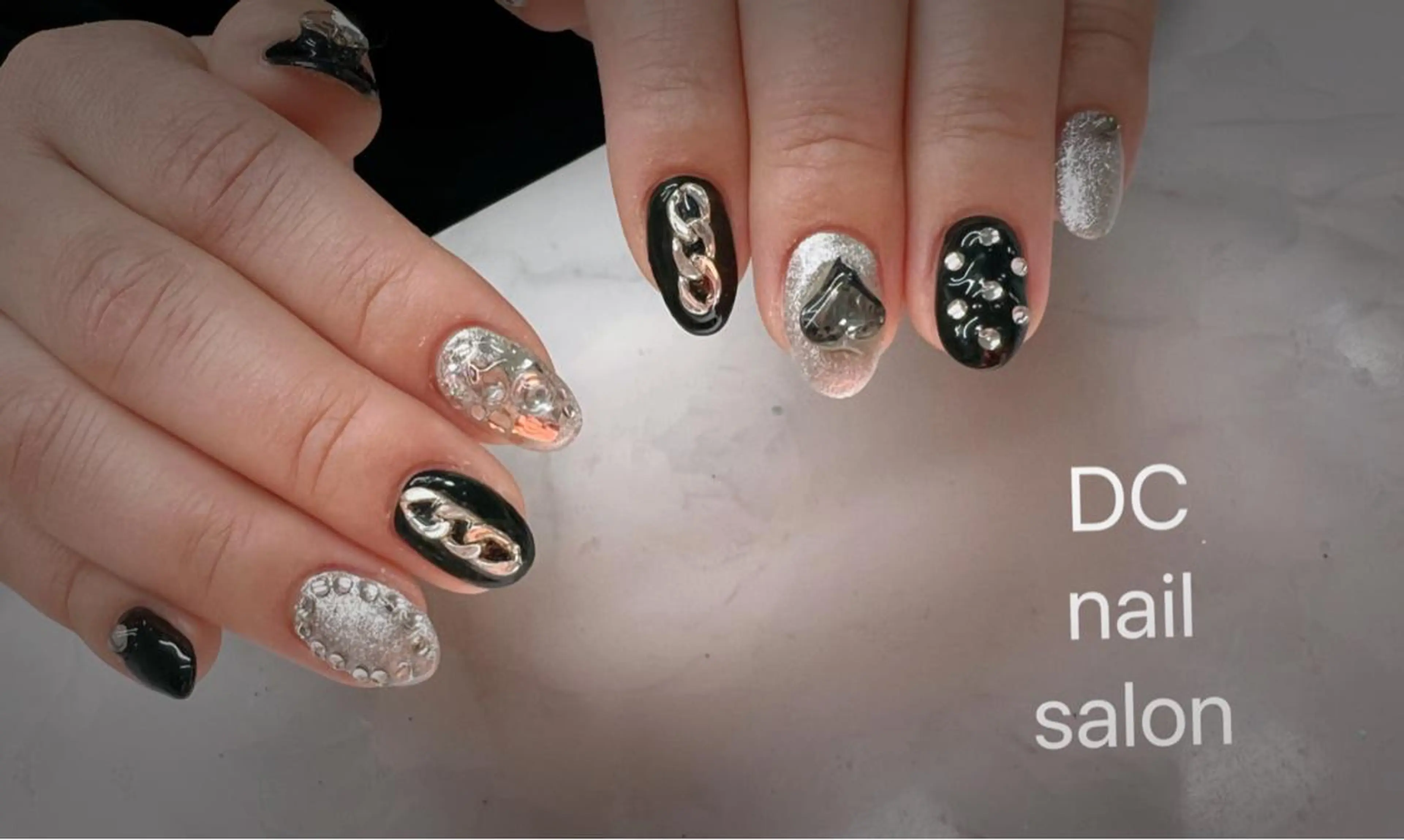 ネイル ストーンネイル DC nail salonのネイルデザイン
