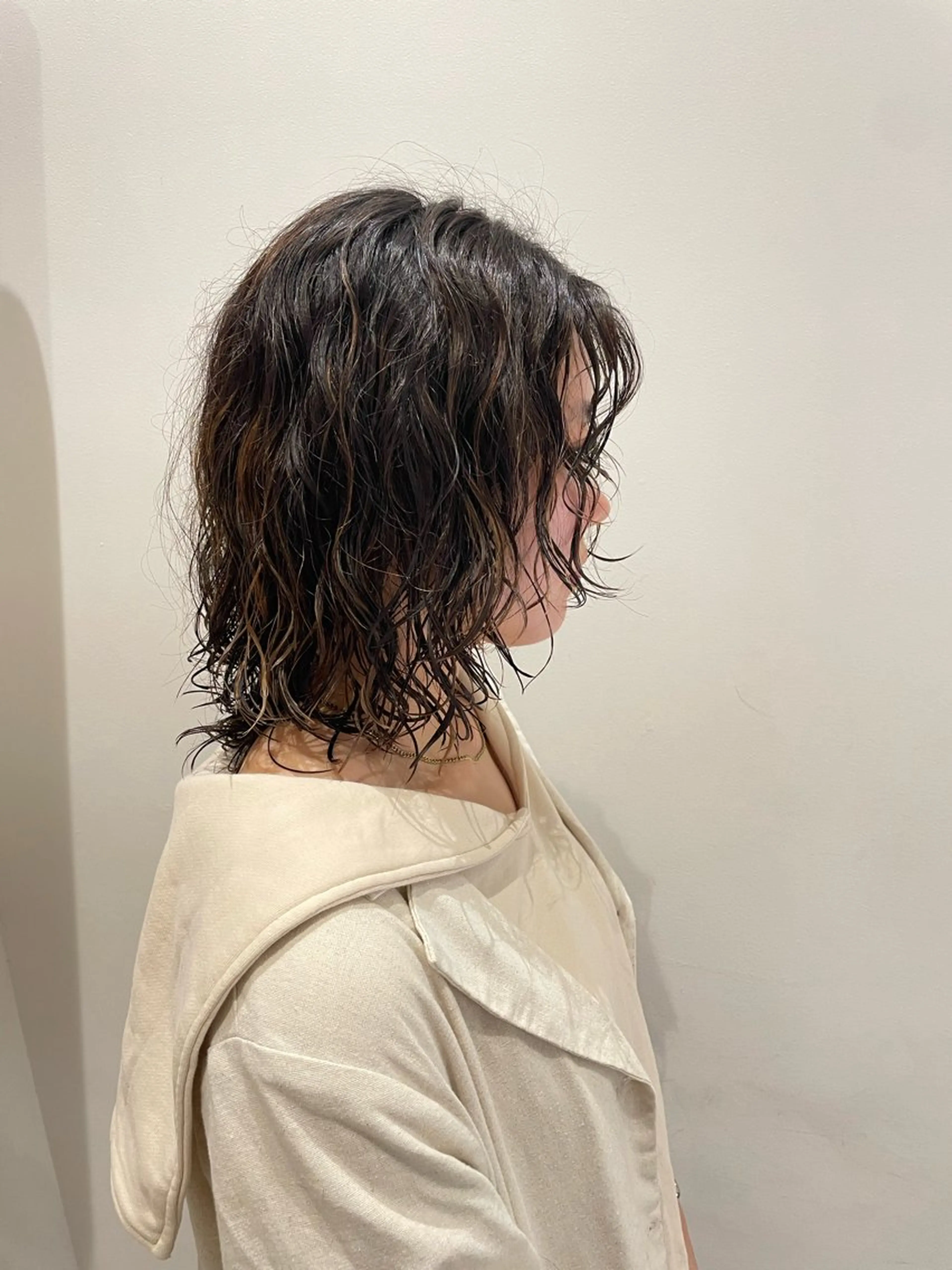 ミディアム パーマ 山本 佳奈のヘアスタイル