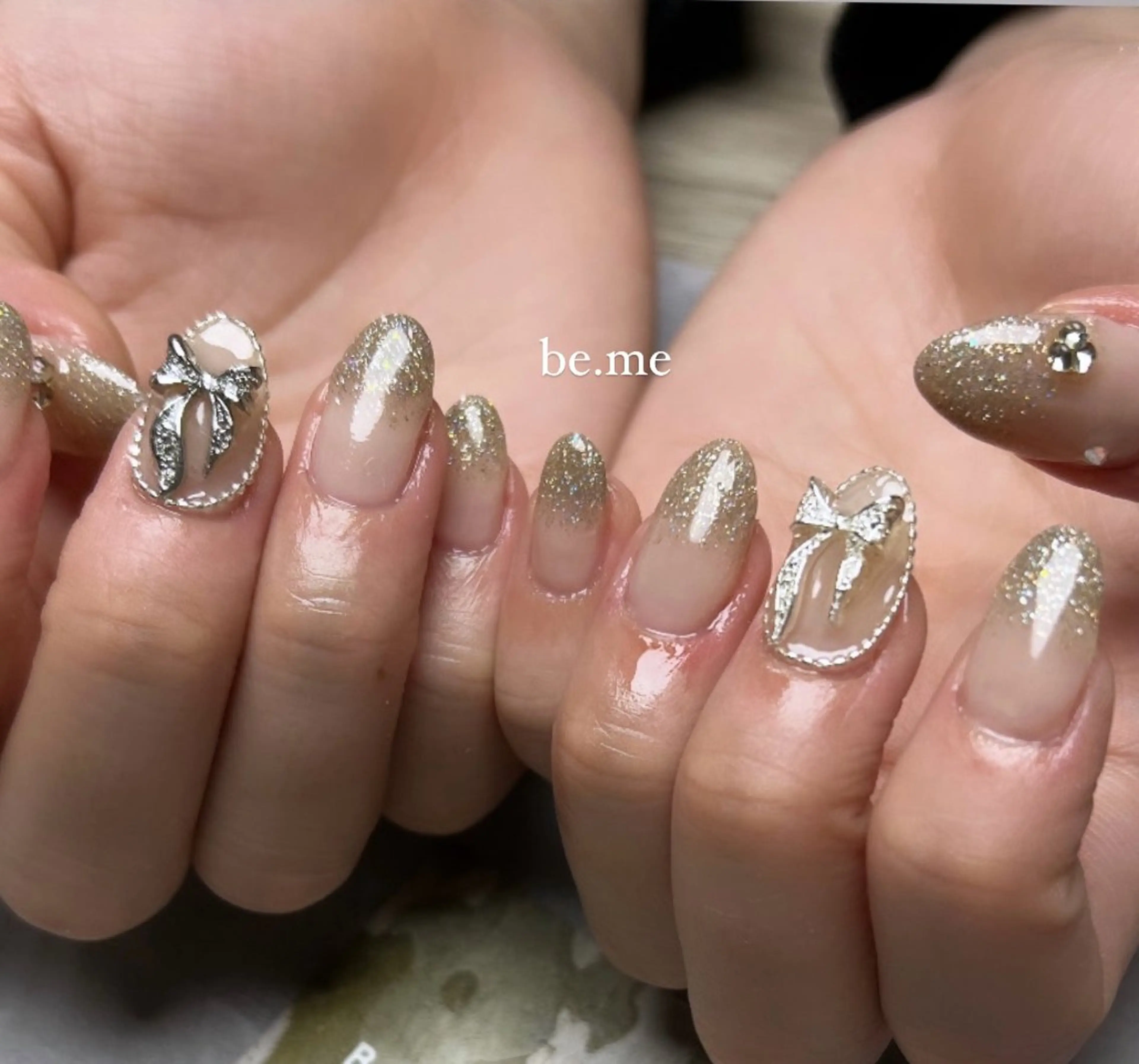 ネイル フラッシュネイル グラデーション ラメ(グリッター) ラメグラデーション be.me yuunaのネイルデザイン