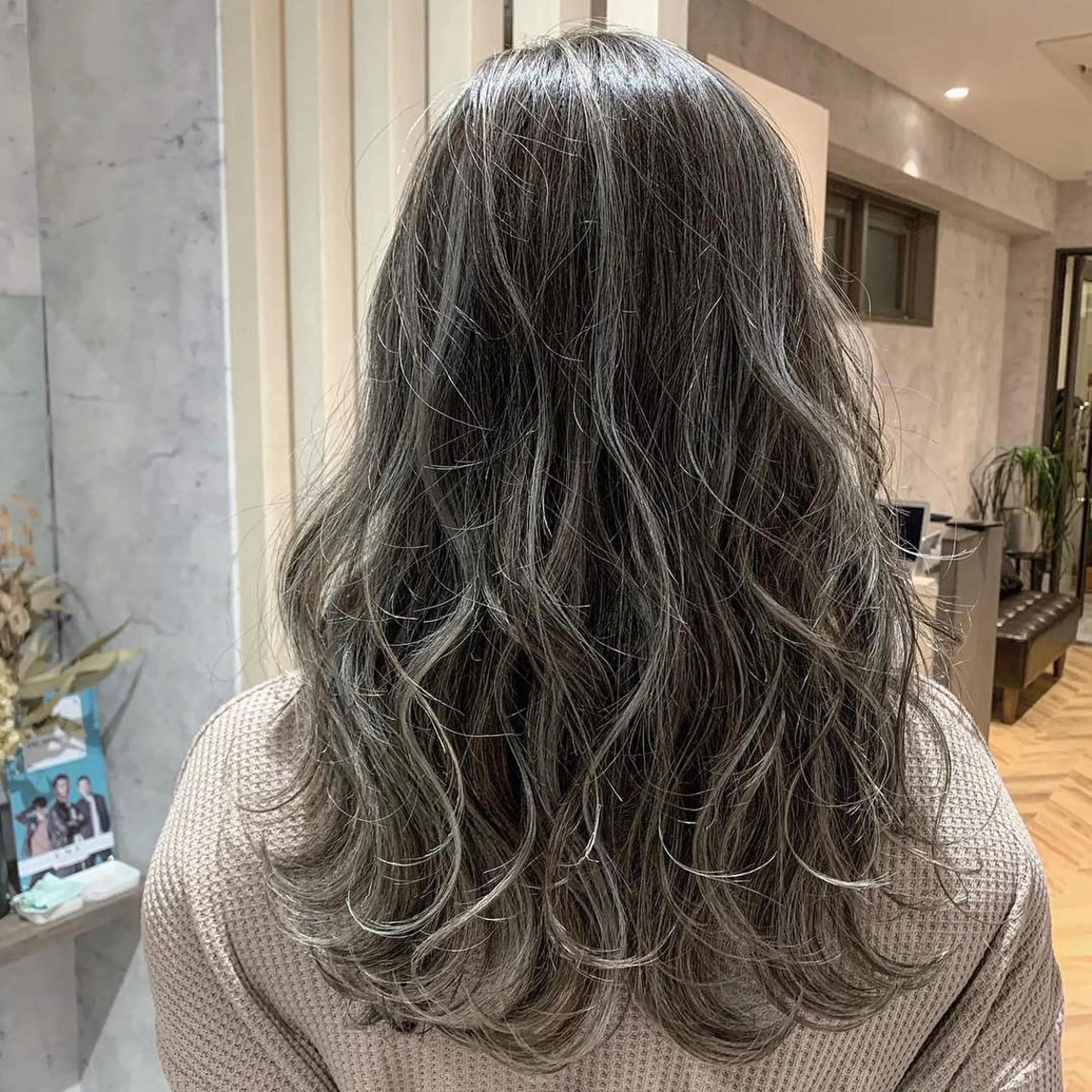 ロング カラー ヘアカラー トリートメント 髪質改善will hairdesignのヘアスタイル