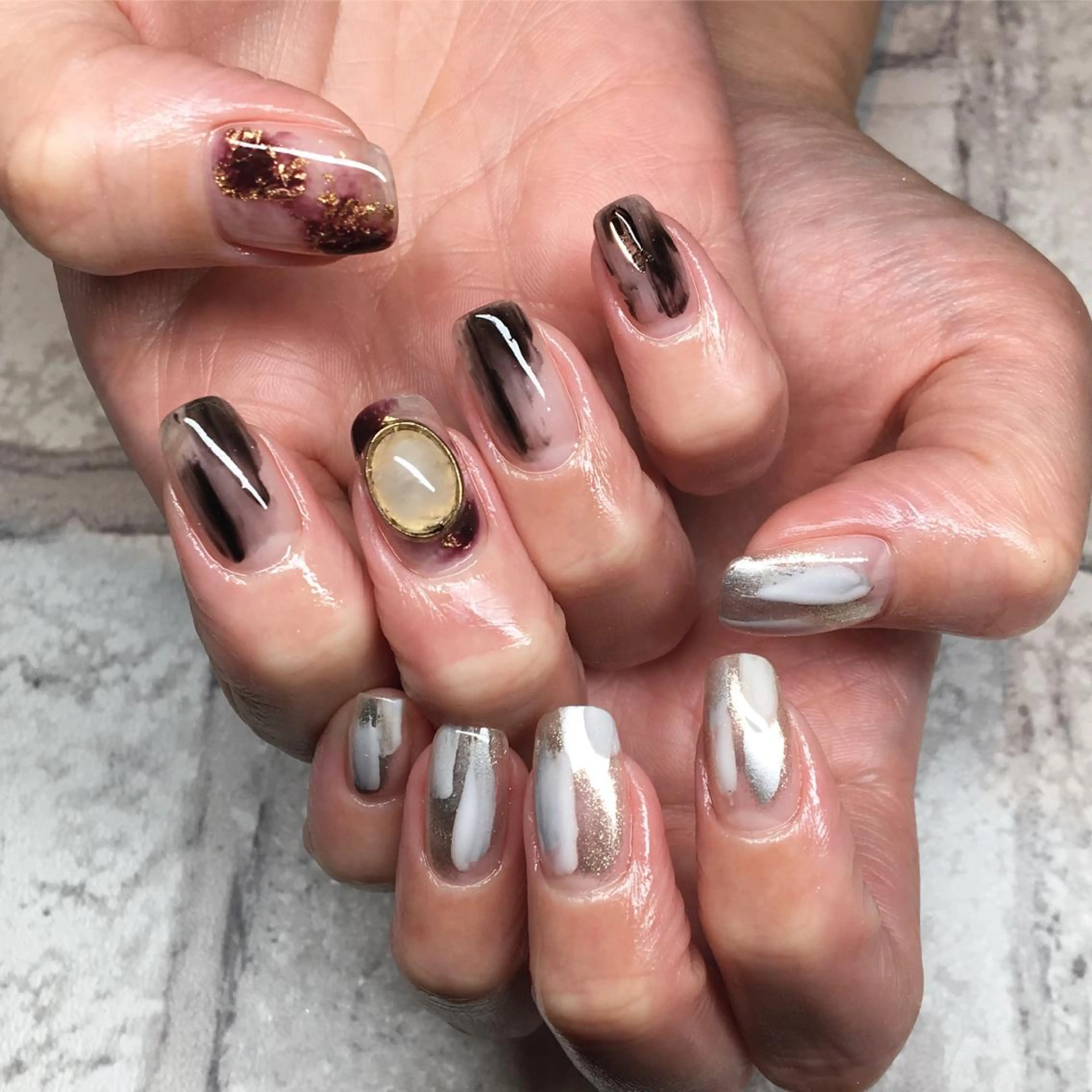 ネイル repos~ルポ~所属・里見 麗のネイルデザイン