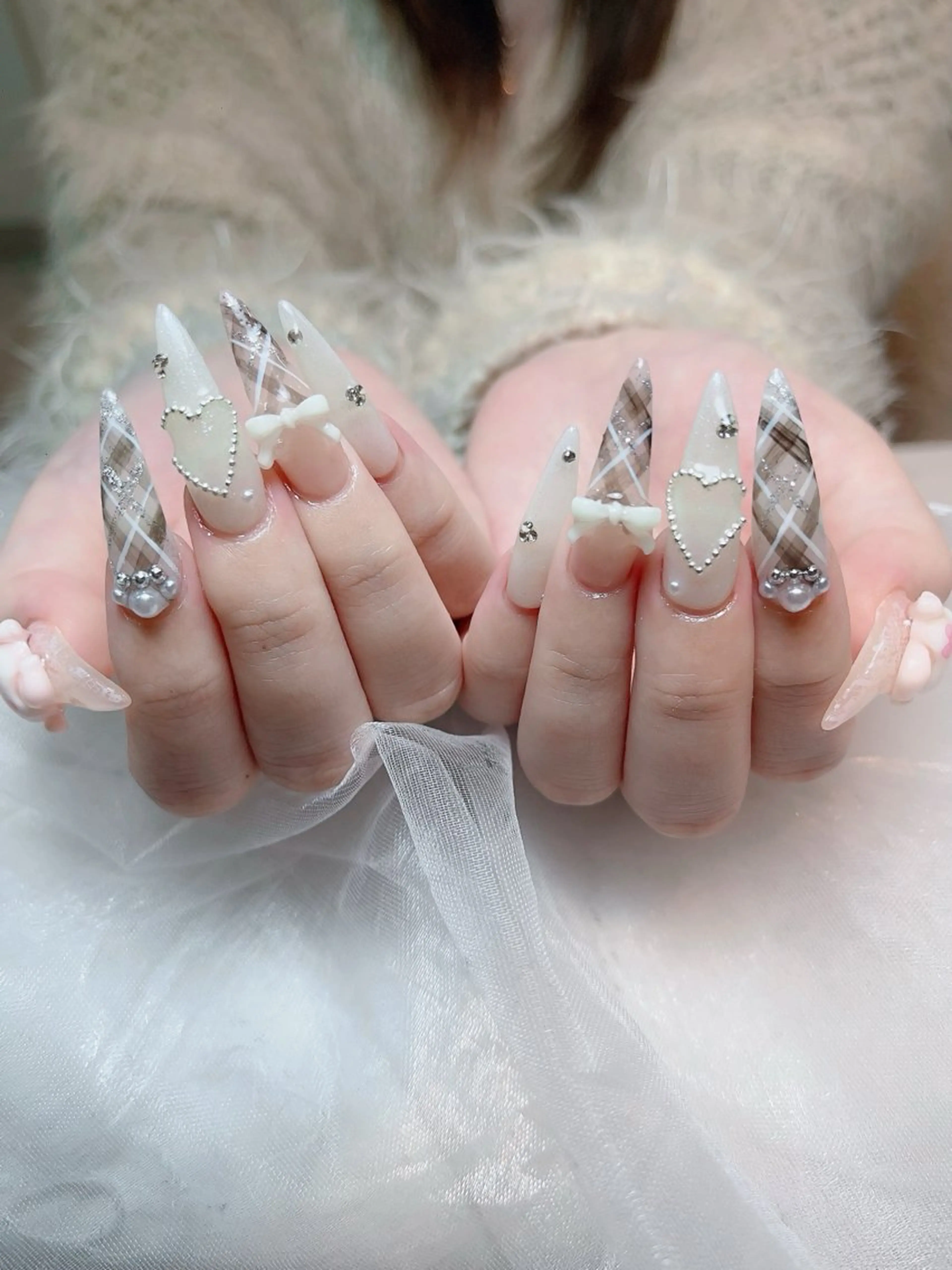 ネイル アートネイル ジェルネイル ニュアンスネイル シンプルネイル ネイルチップ ハンドネイル Nie Nail Hinatachanのネイルデザイン