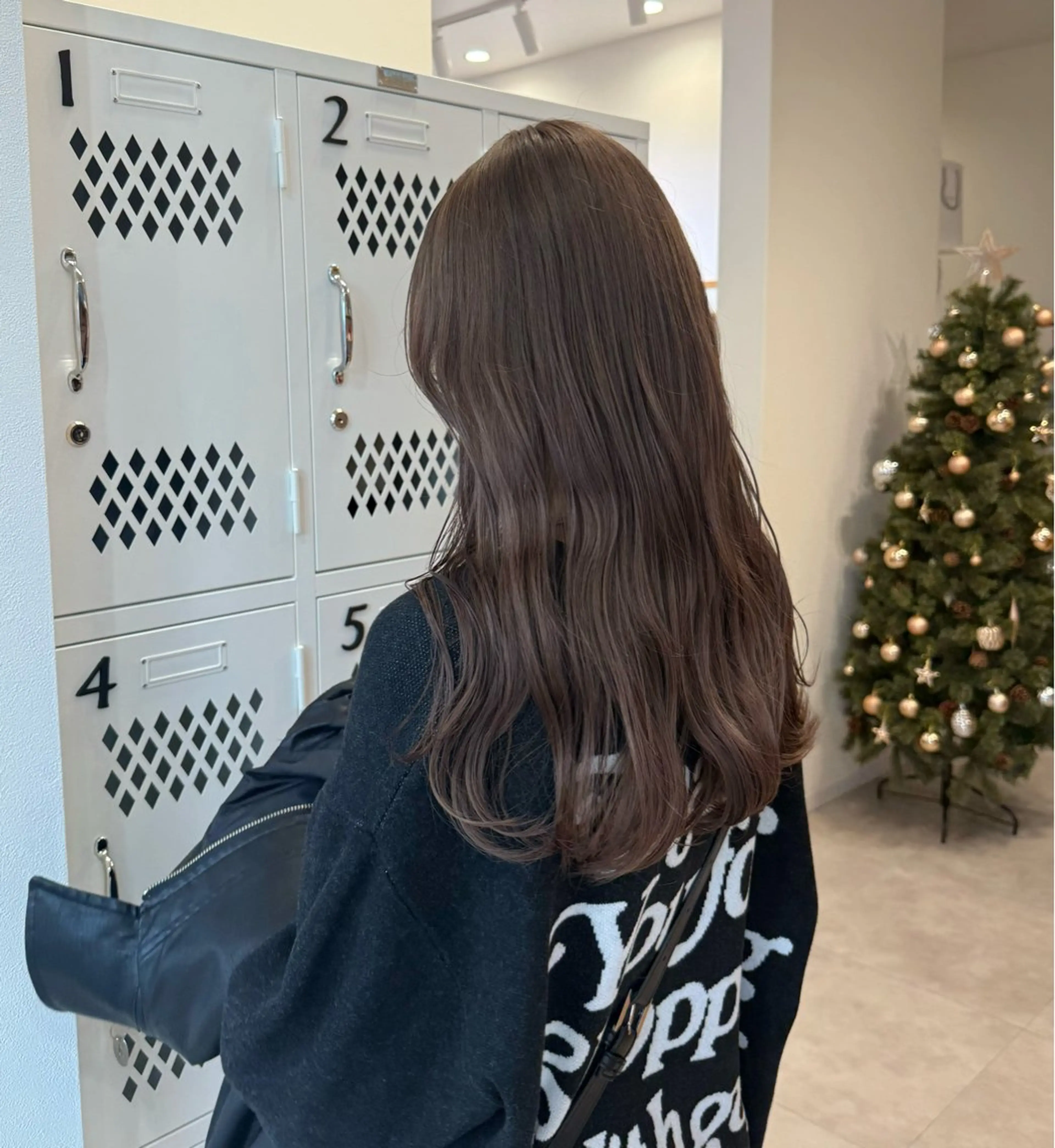 ロング カラー LIL HAIR&SMILE新浜店所属・今出 千聖のヘアスタイル