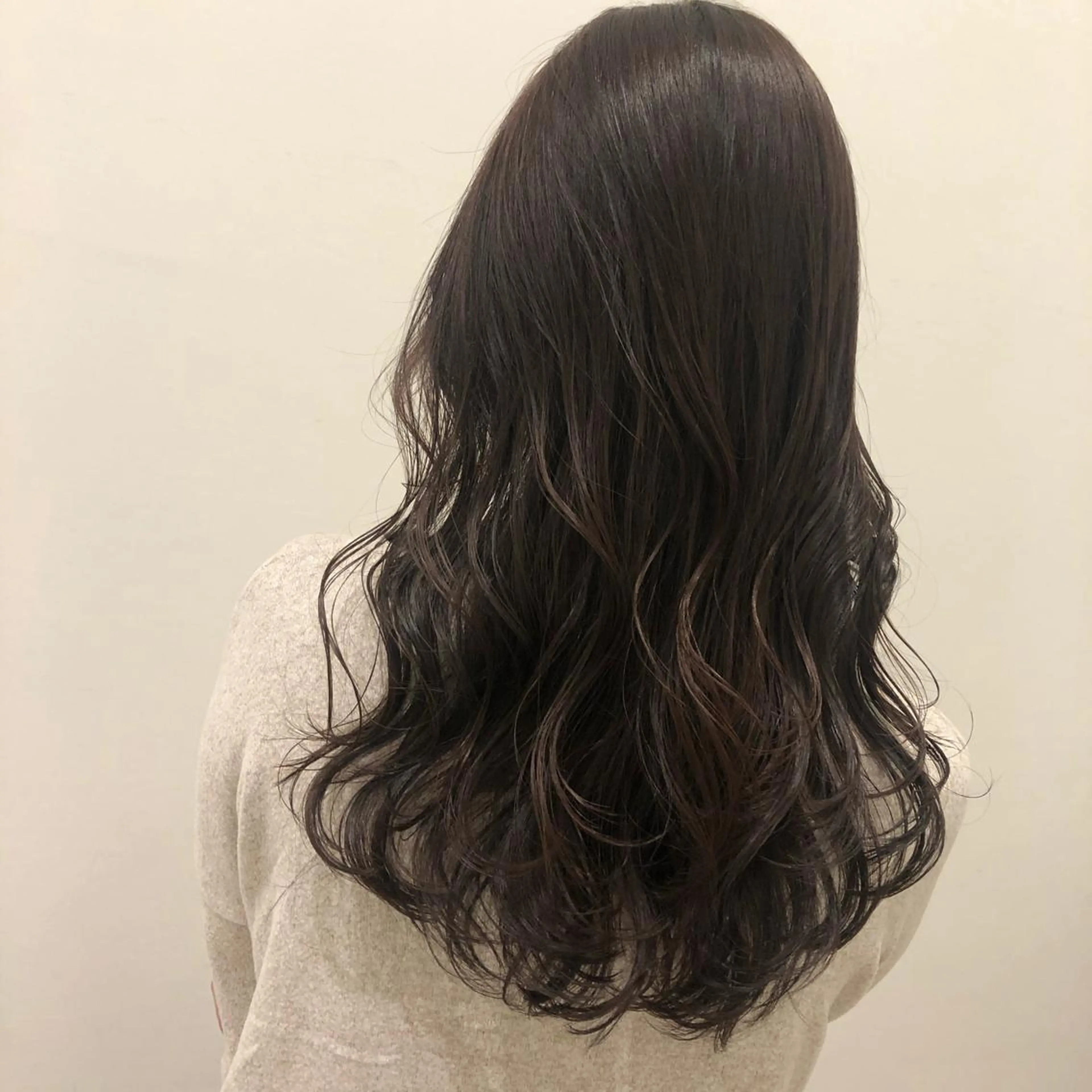 ロング 銀座／レイヤーカット 🤍内野すみれのヘアスタイル