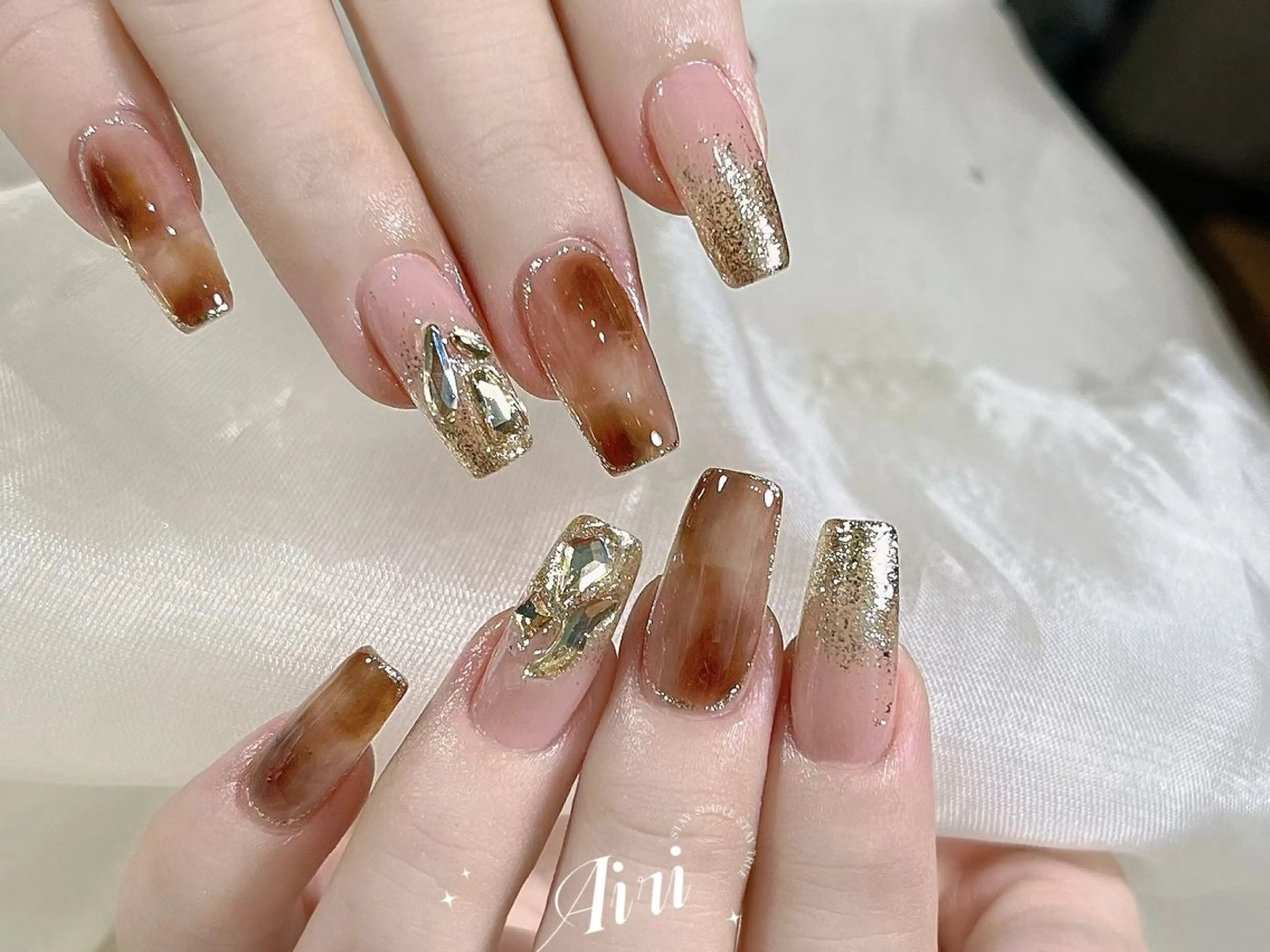 ネイル 桜ネイル フットネイル ジェルネイル 韓国ネイル ラメ(グリッター) ハンドネイル ネイルサロンAiri 長さ出し·シンプルのネイルデザイン