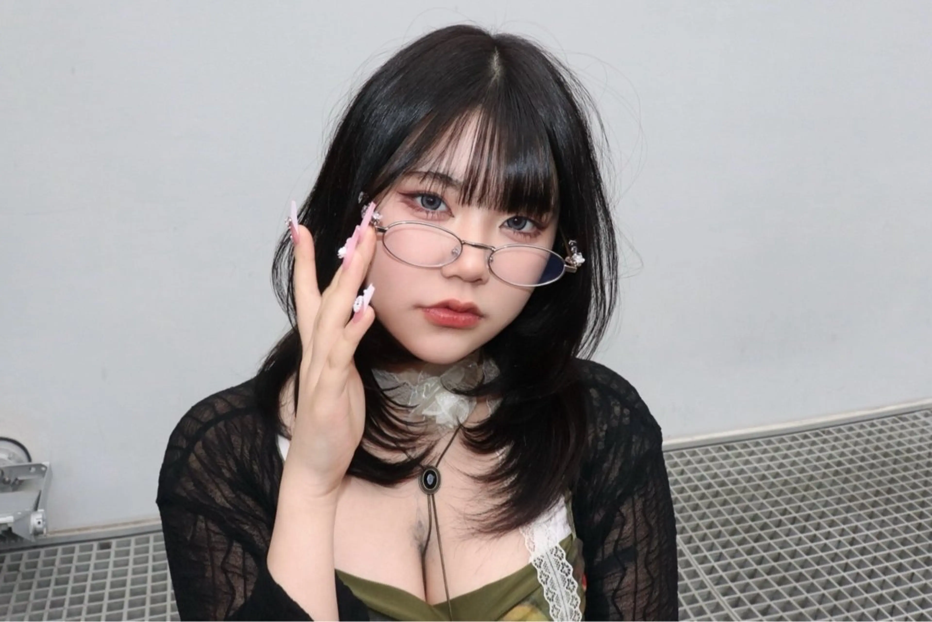 ミディアム SHIN レイヤーカットのヘアスタイル