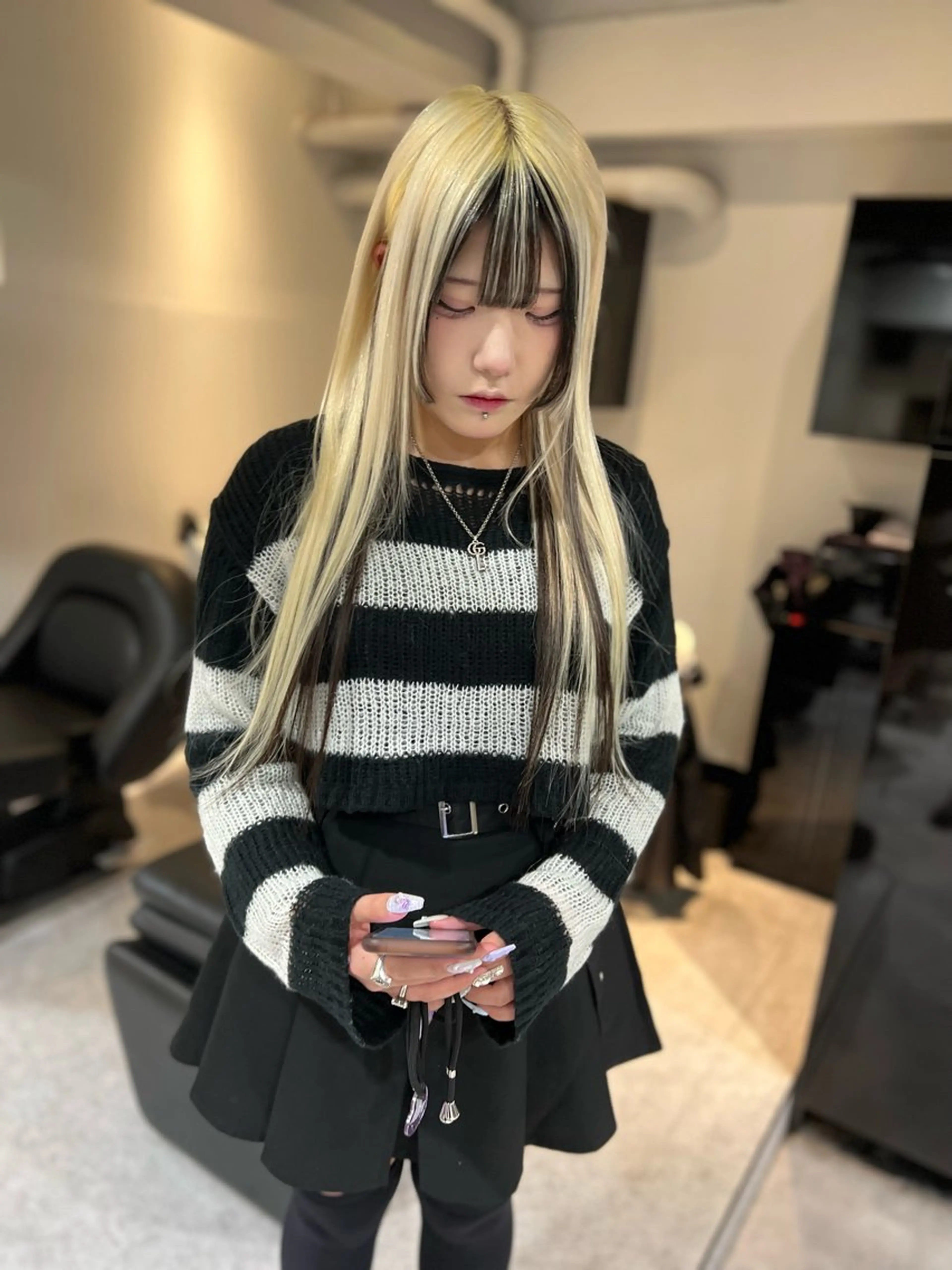 ロング カラー 抜きっぱなしブロンド ブロンド インナーカラー エクステ PSY(サイ)所属・PSY(サイ)池袋 金田尚久🎨のヘアスタイル