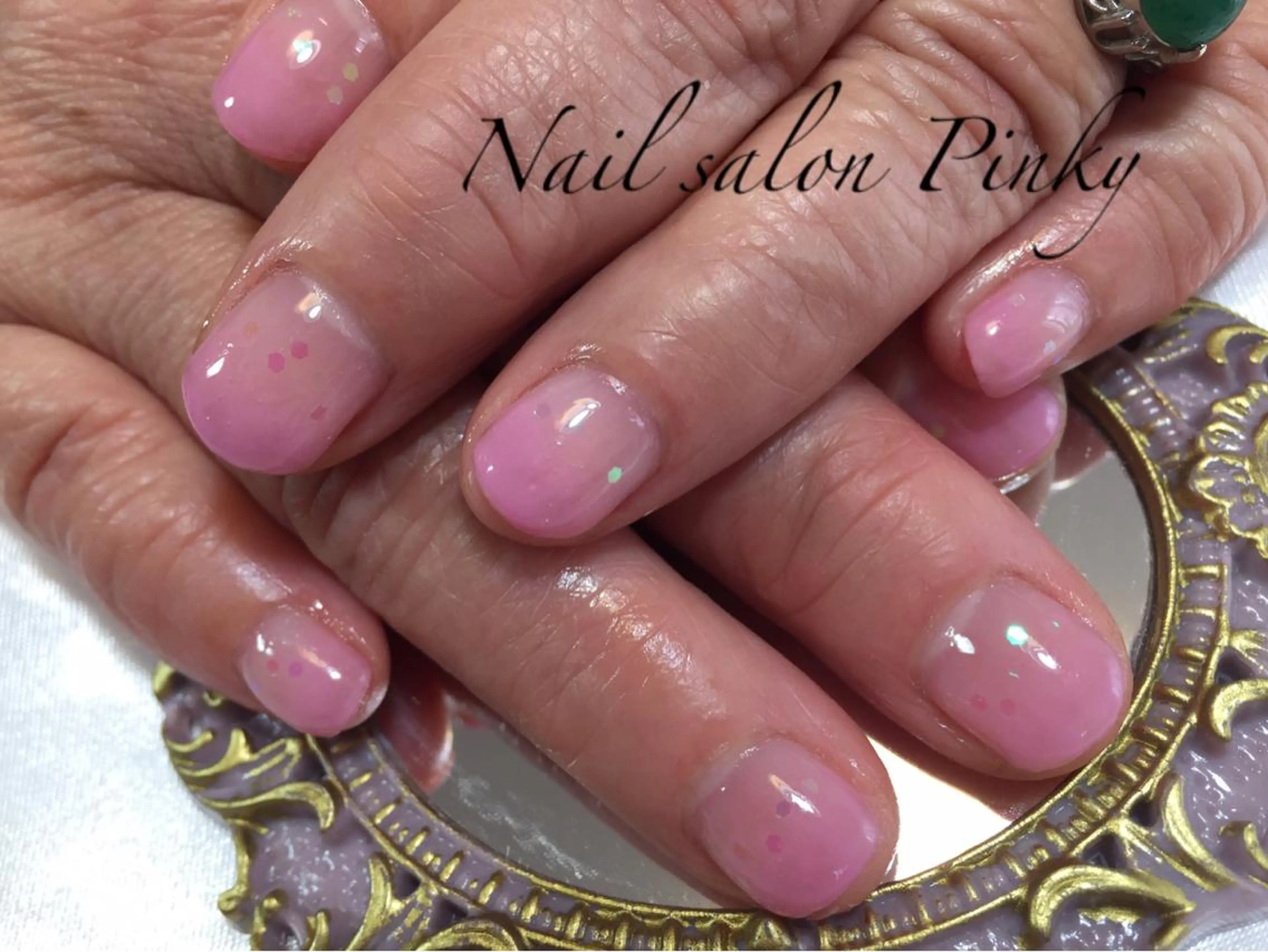 ネイル グラデーション ピンク ショートネイル 高野 祐紀のネイルデザイン