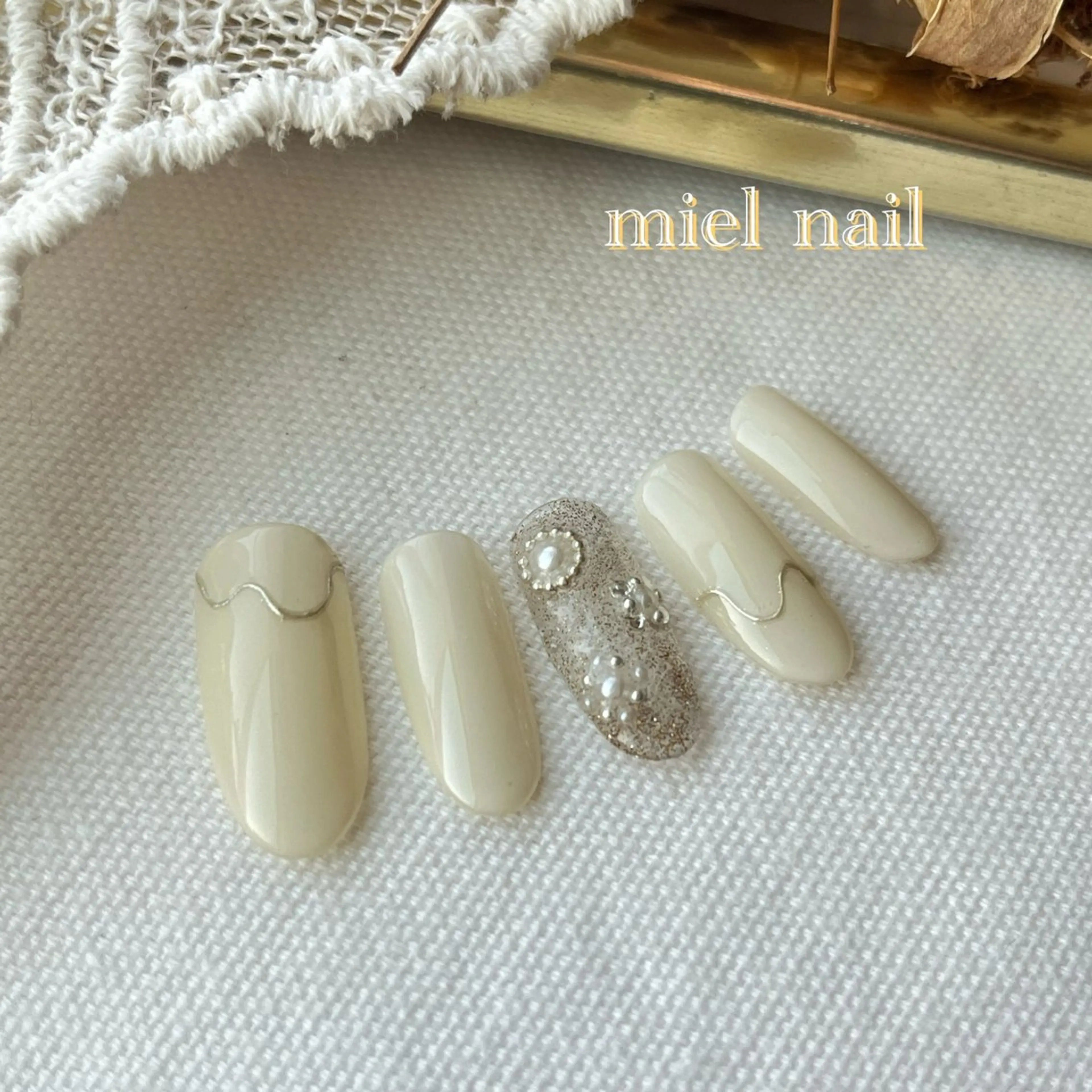 ネイル 入学式 卒業式 春ネイル ストーンネイル ハンドネイル miel nailのネイルデザイン
