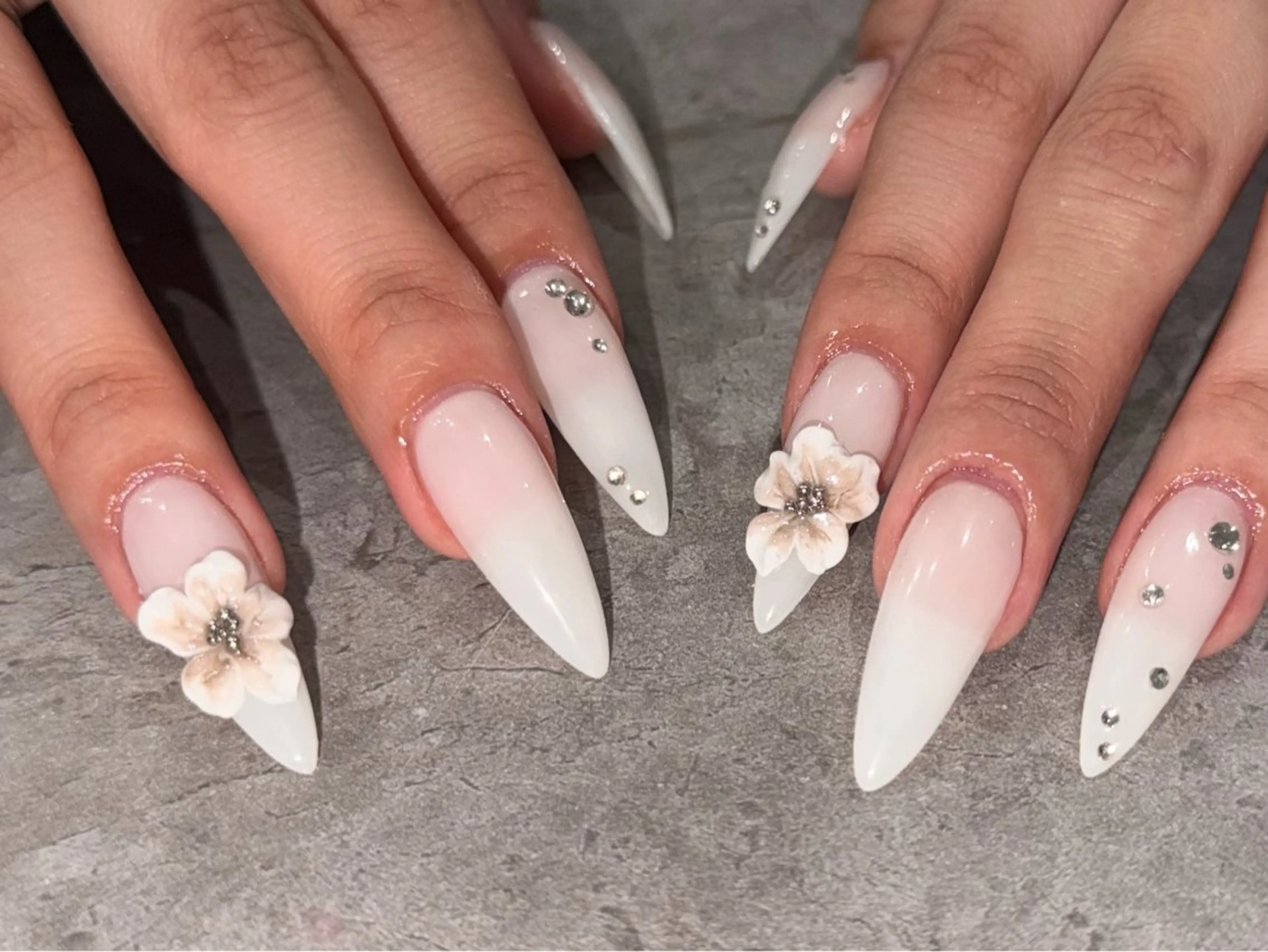 ネイル ハンドネイル IROHA NAIL Kurumi🪽🫧のネイルデザイン