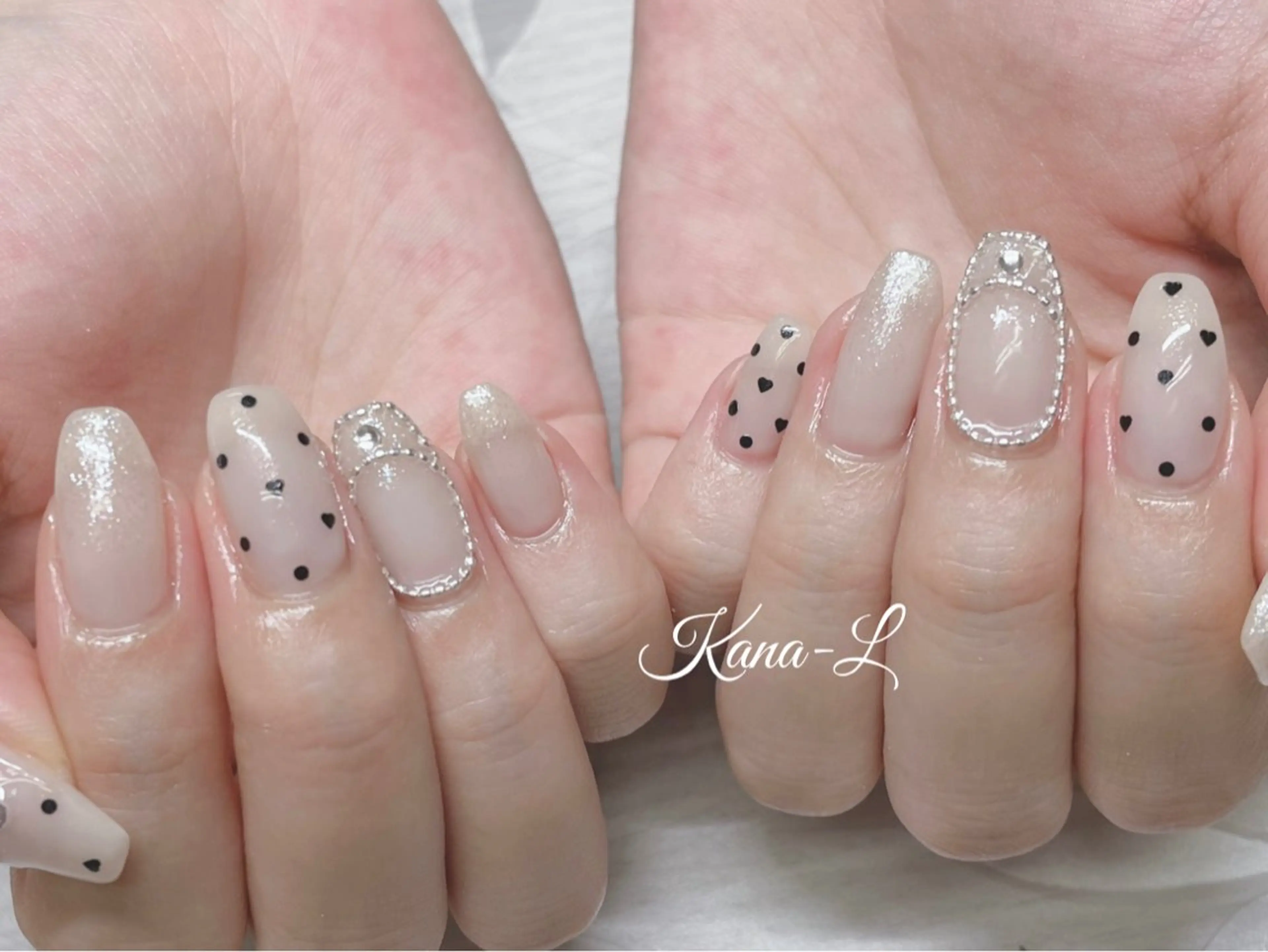 ネイル ドット ジェルネイル 韓国ネイル パラジェル ワンホンネイル 芦辺 香奈のネイルデザイン