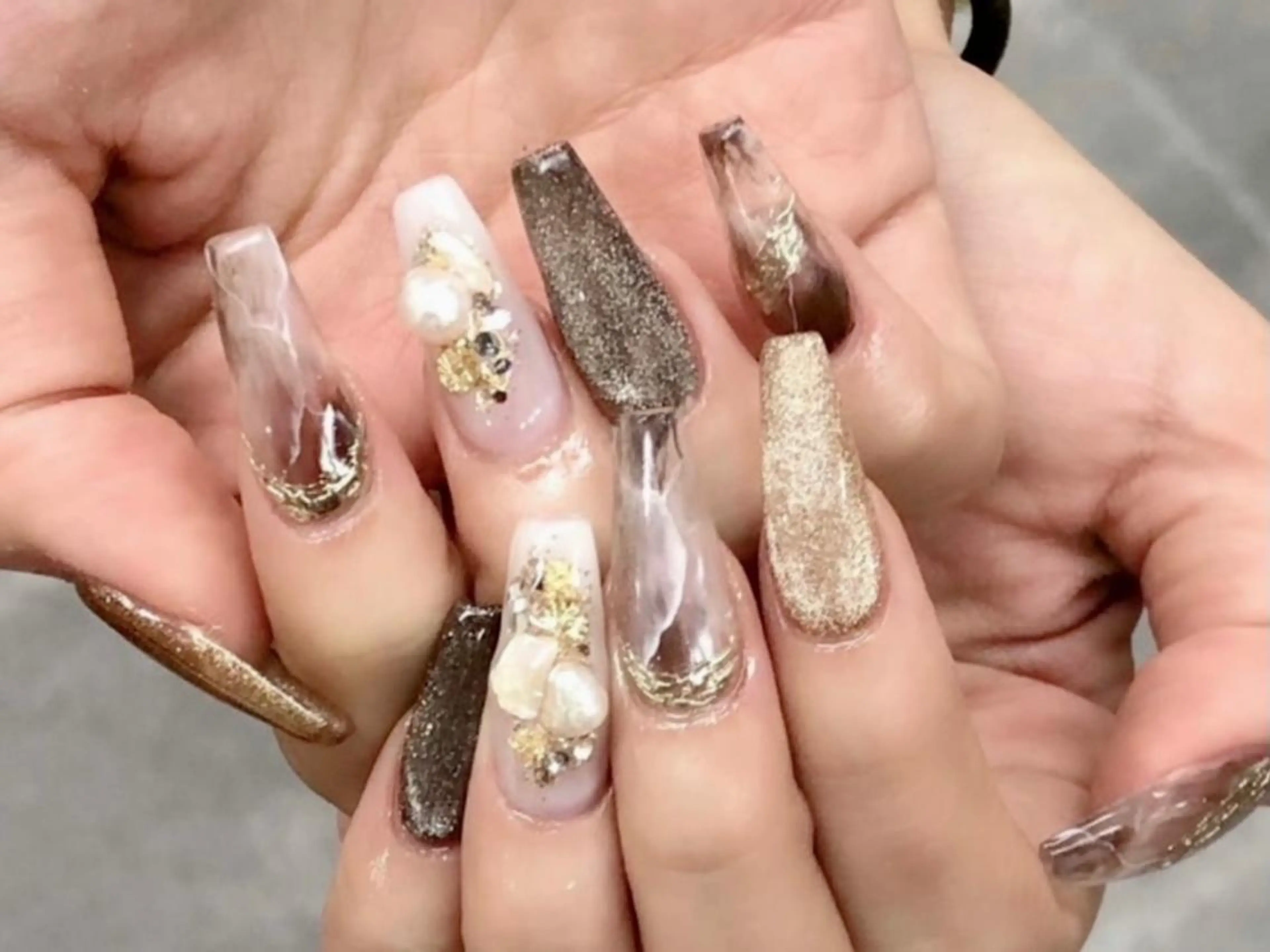 ネイル nailstudio eviz新宿店のネイルデザイン