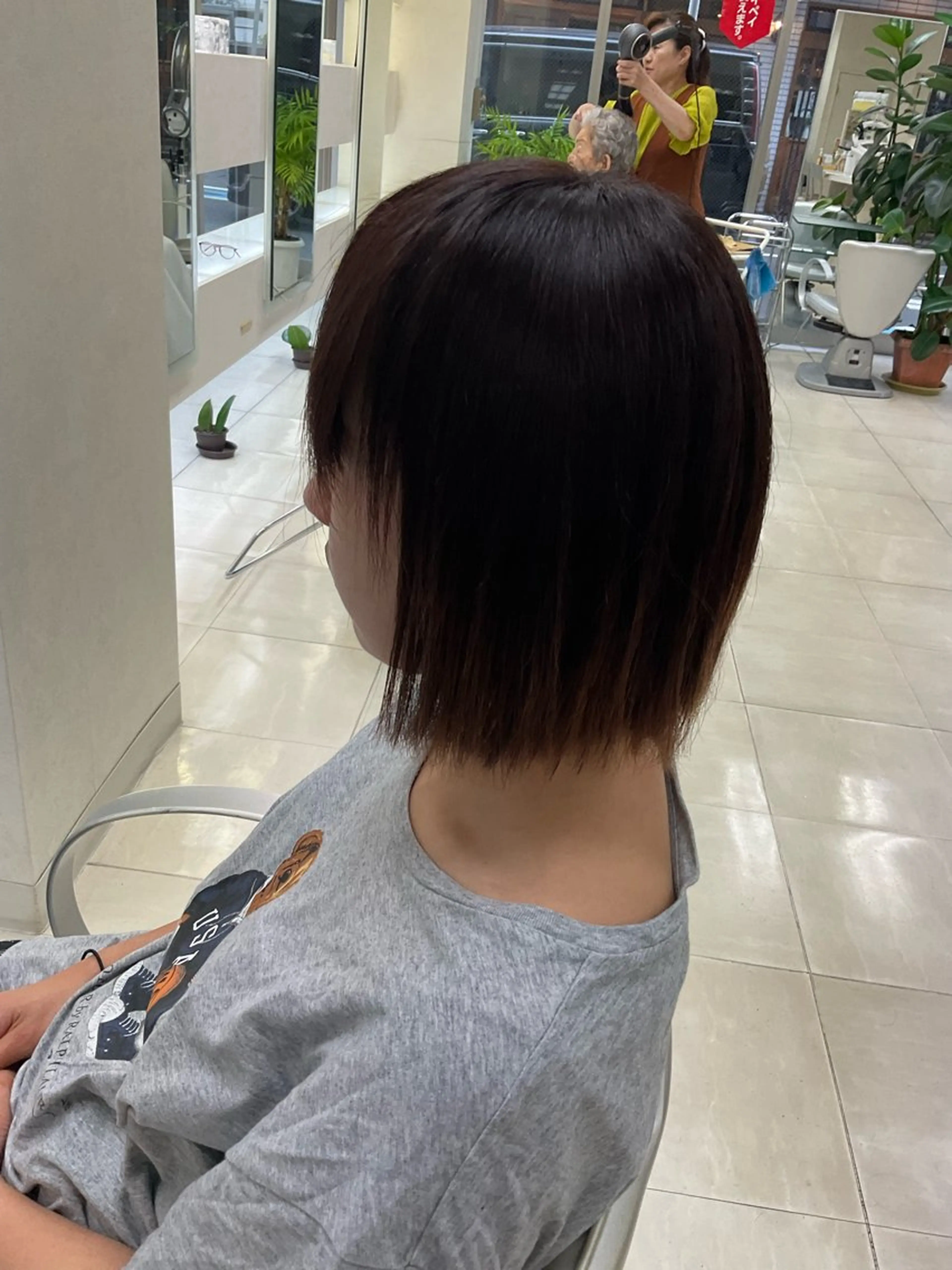 ミディアム タカハシ リナのヘアスタイル