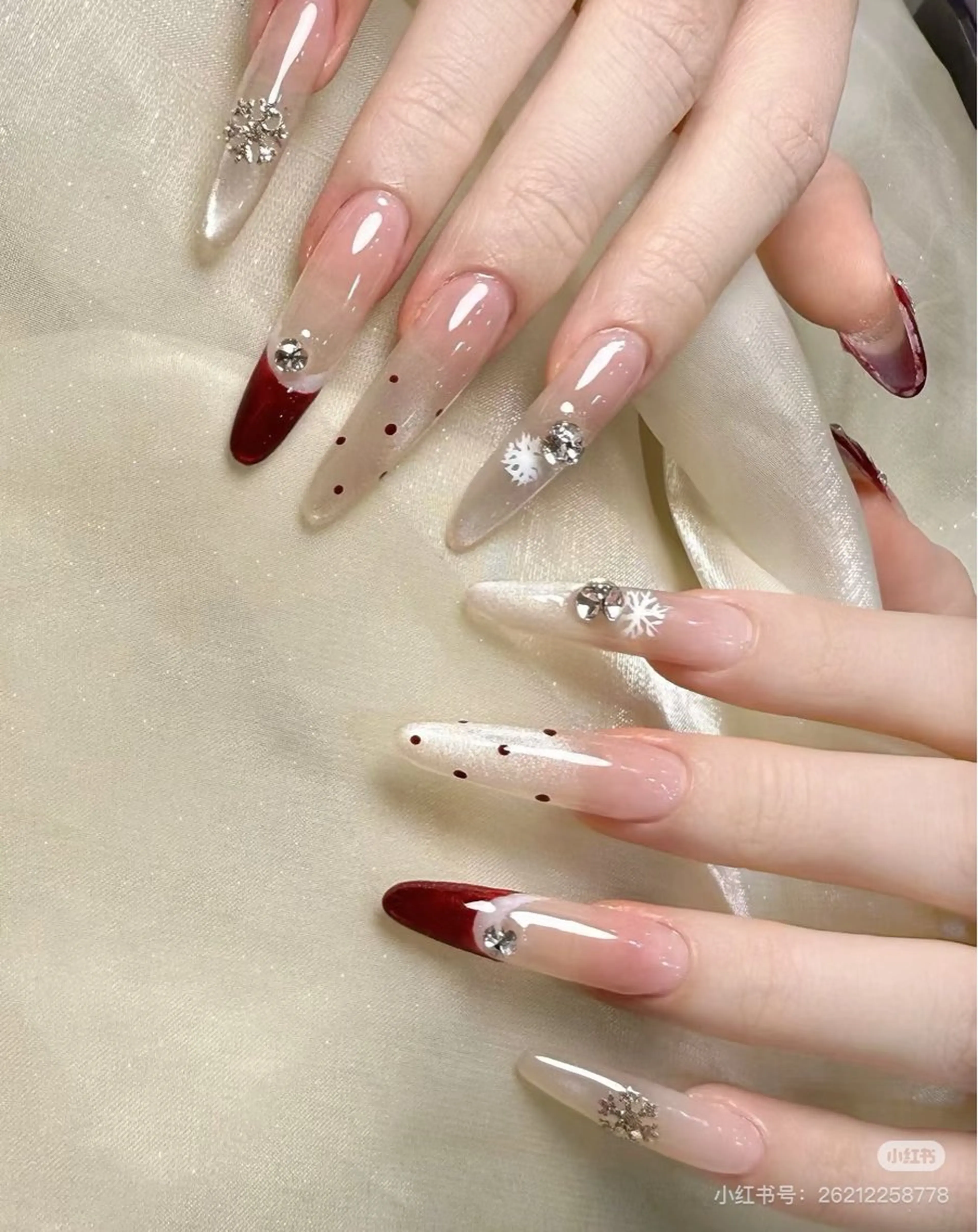 ネイル チークネイル フレンチネイル ジェルネイル ガーリー キラキラネイル ハンドネイル 高橋 雪のネイルデザイン