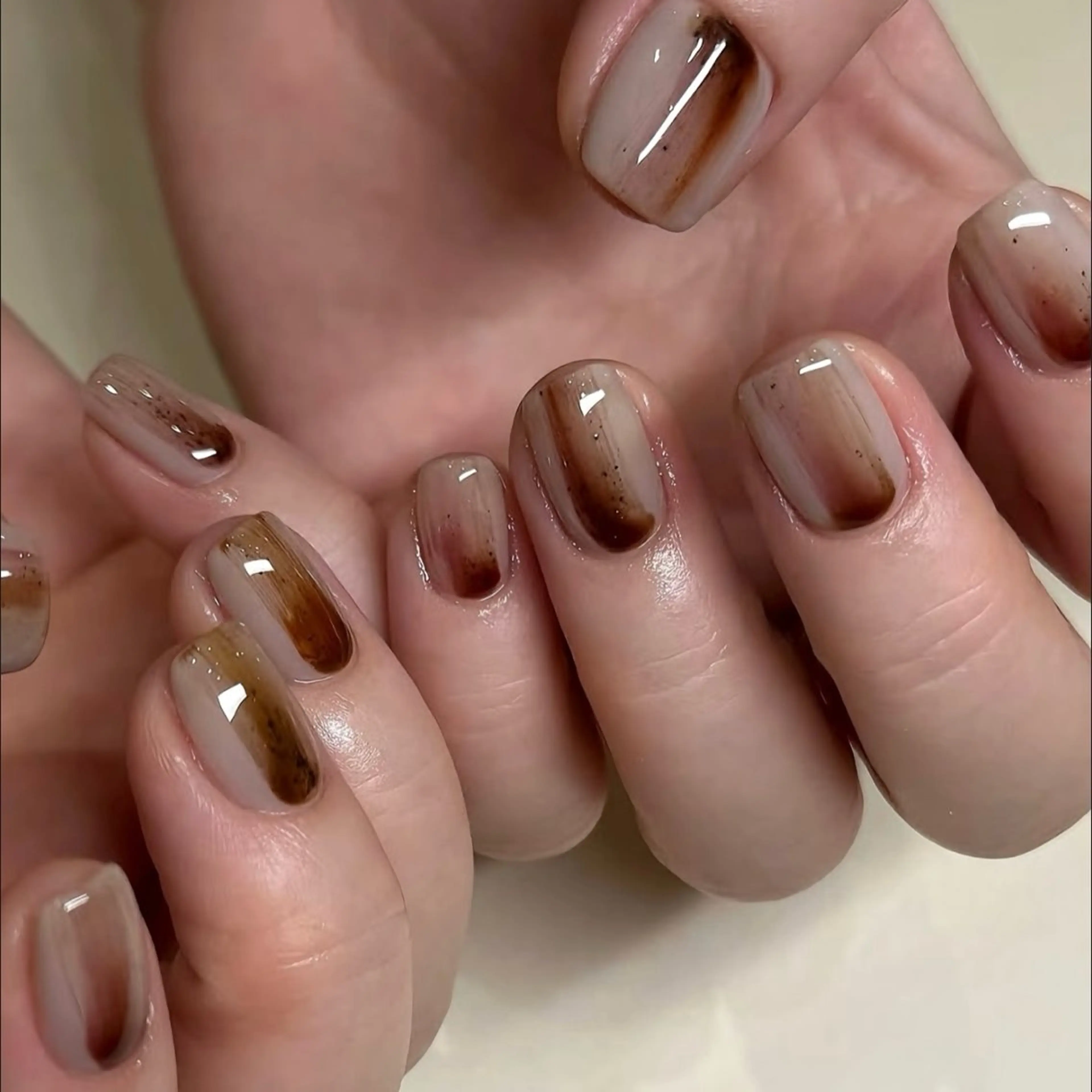 ネイル グラデーション Nail salon Amoureuse ネイルサロン アムルーズ所属・ネイリスト ミクのネイルデザイン