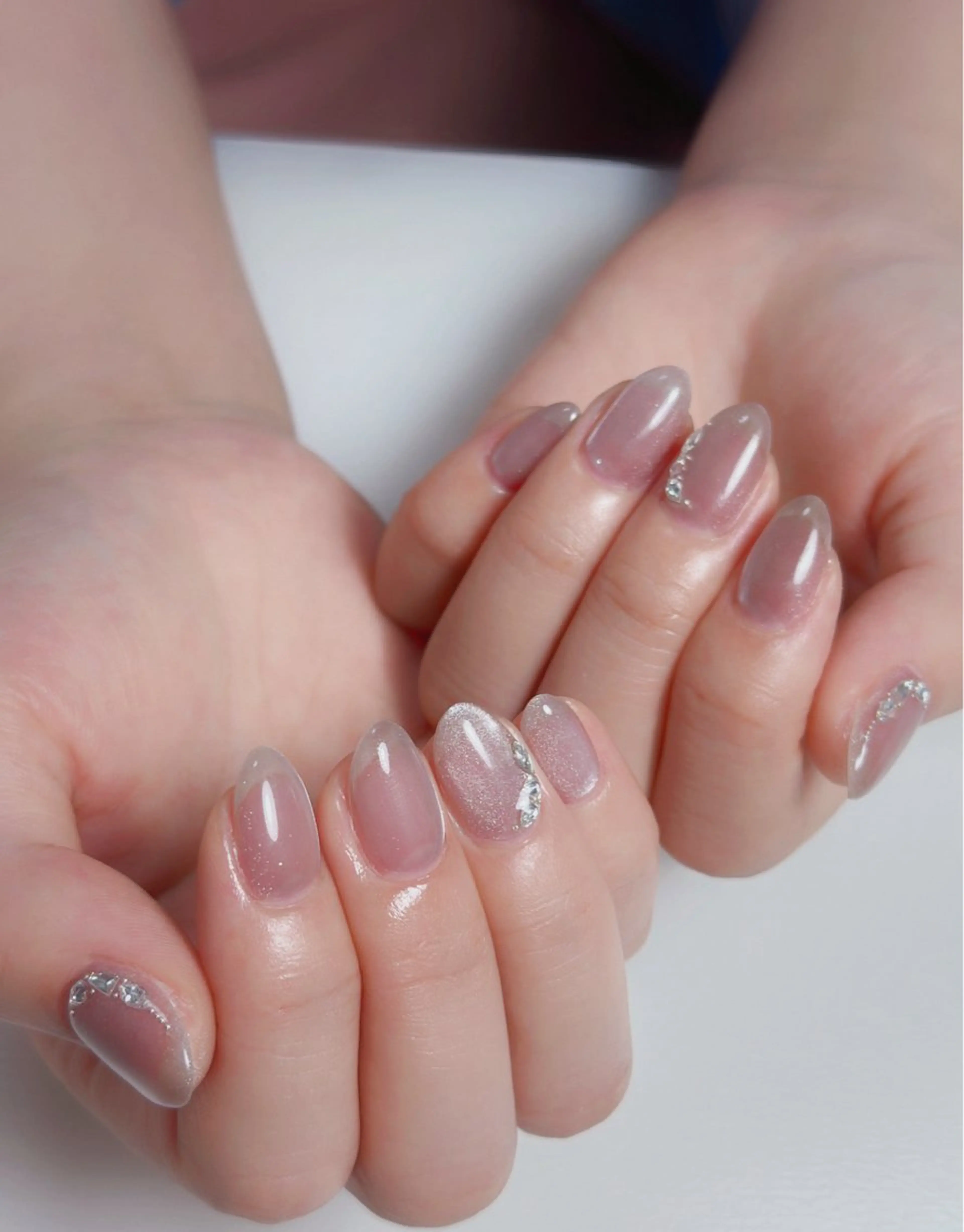 ネイル オーロラネイル 長さ出し フットネイル ラメ(グリッター) ラメグラデーション ハンドネイル 👍thumbs up nail👍のネイルデザイン