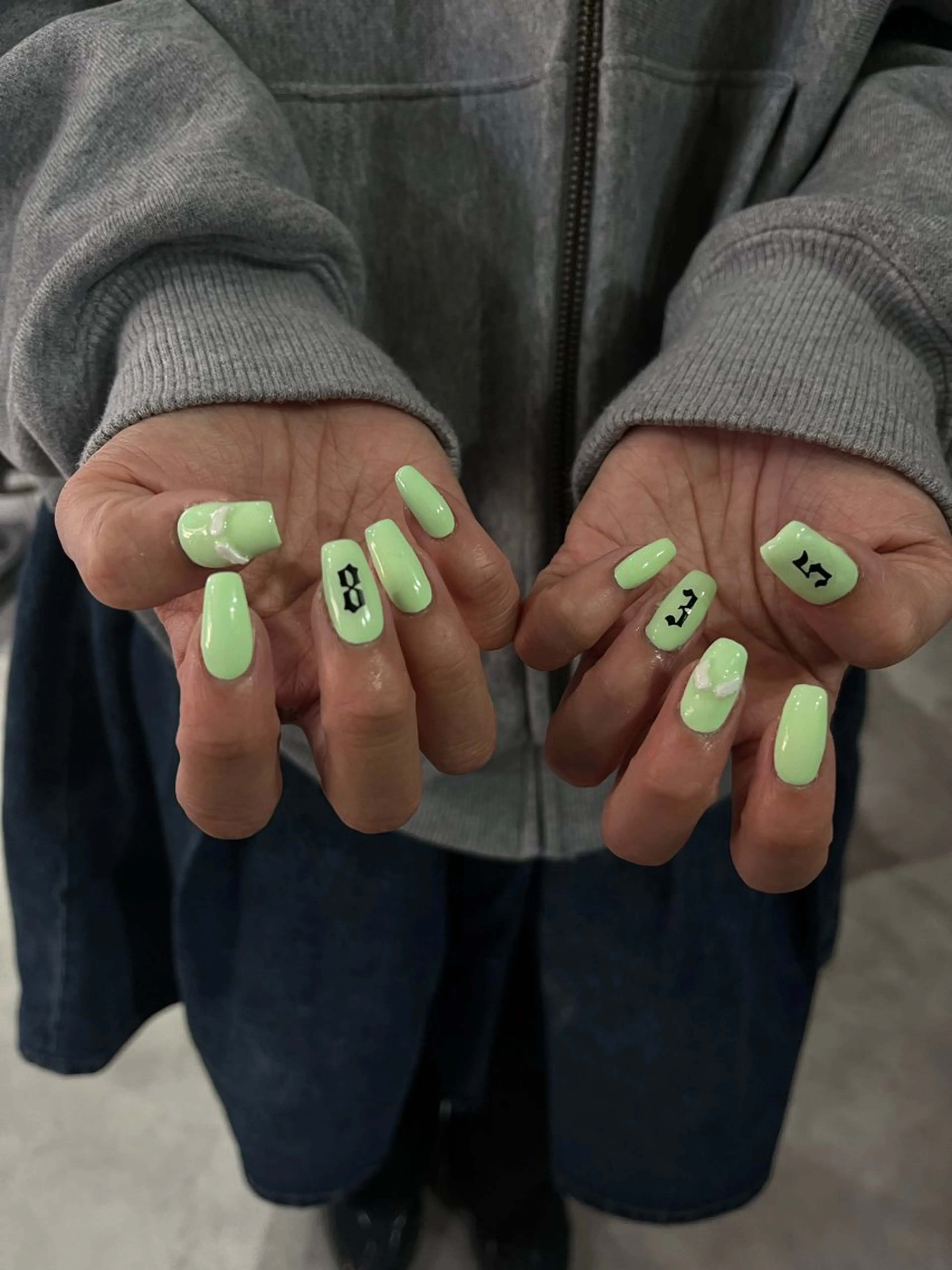 ネイル ハンドネイル フットネイル 小川 柚香のネイルデザイン