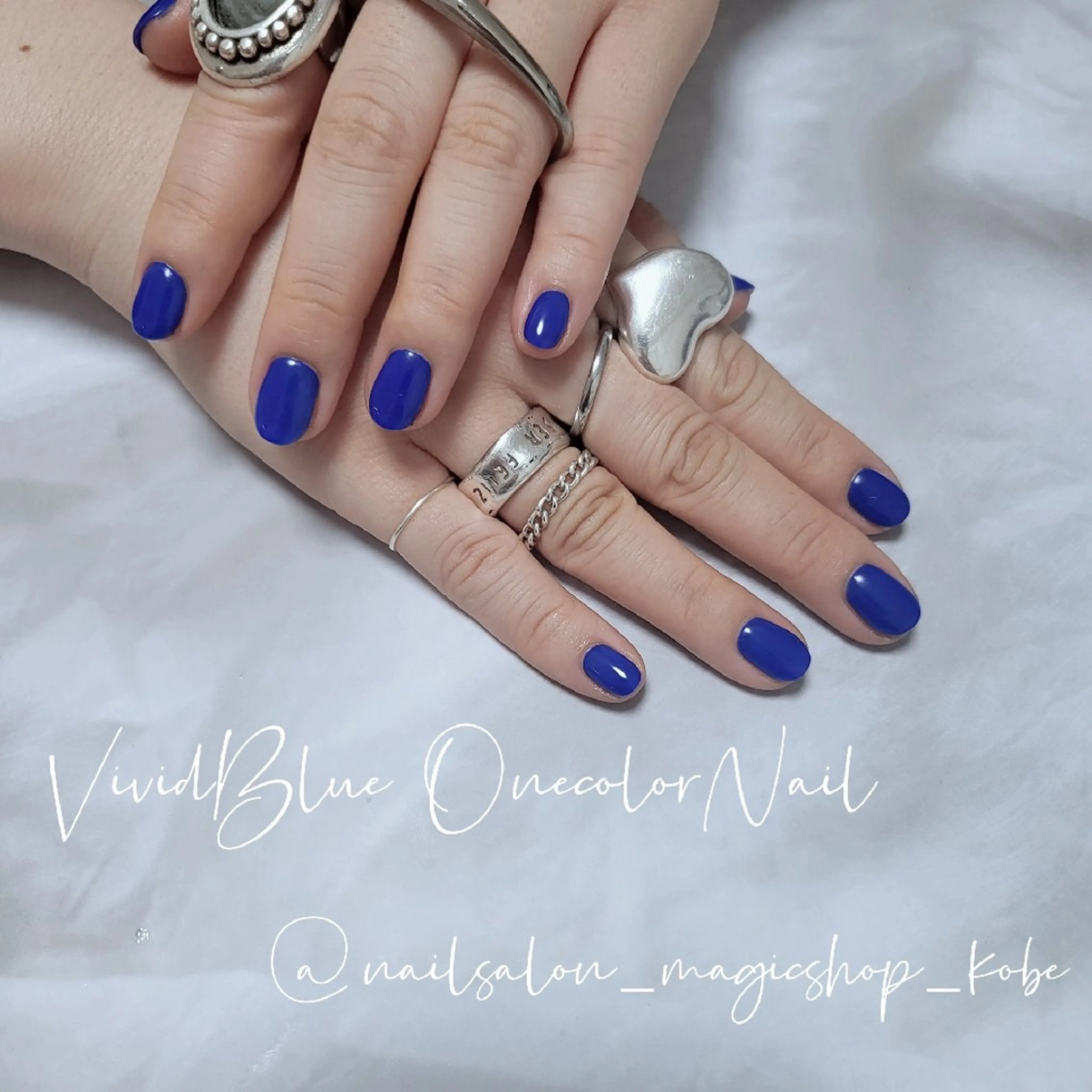 ネイル ブルー ジェルネイル ワンカラーネイル ショートネイル ソフトジェル ハンドネイル Nailsalon MagicShopのネイルデザイン