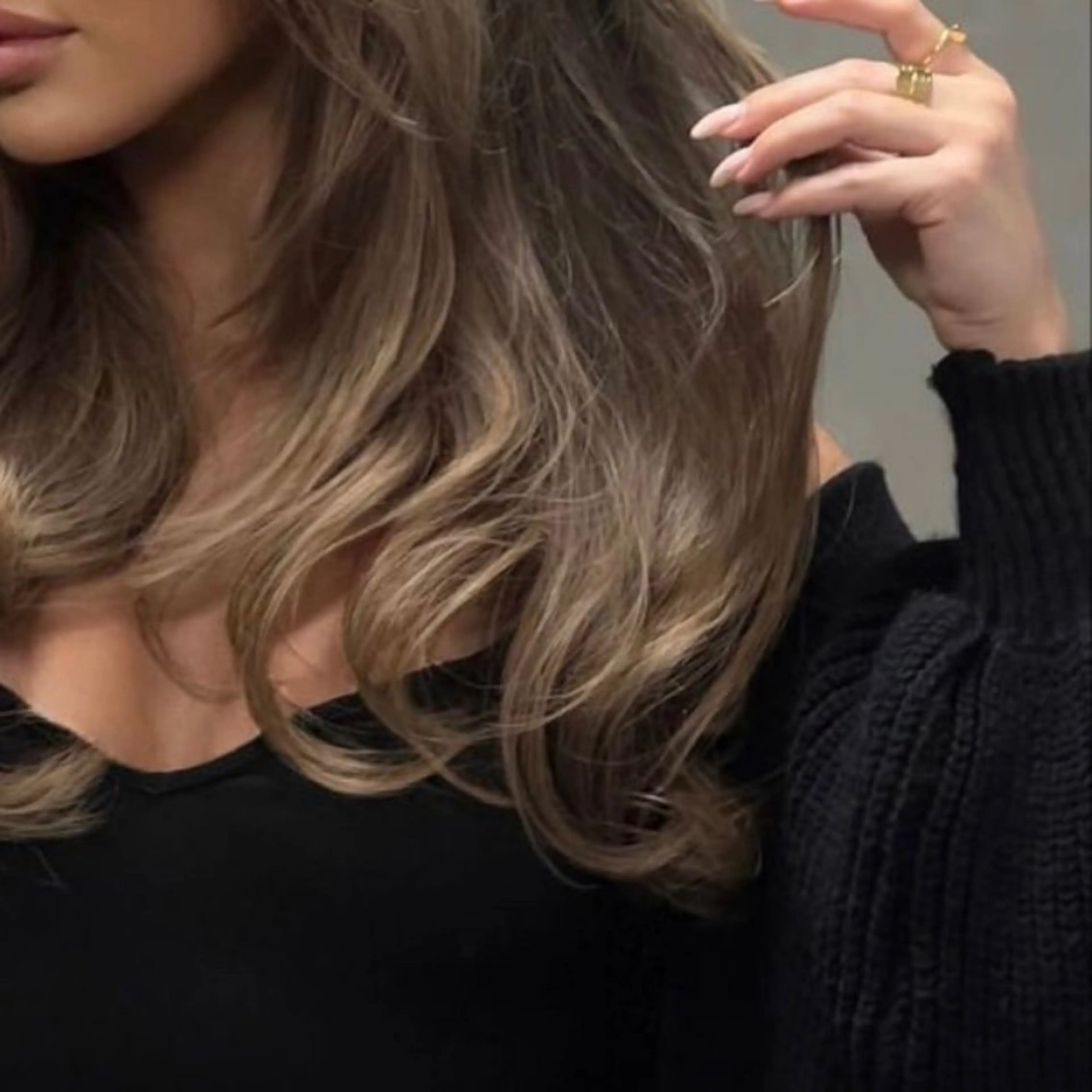 ロング カラー ブリーチ nok所属・レイヤー/ベージュ/ どますず🌺のヘアスタイル