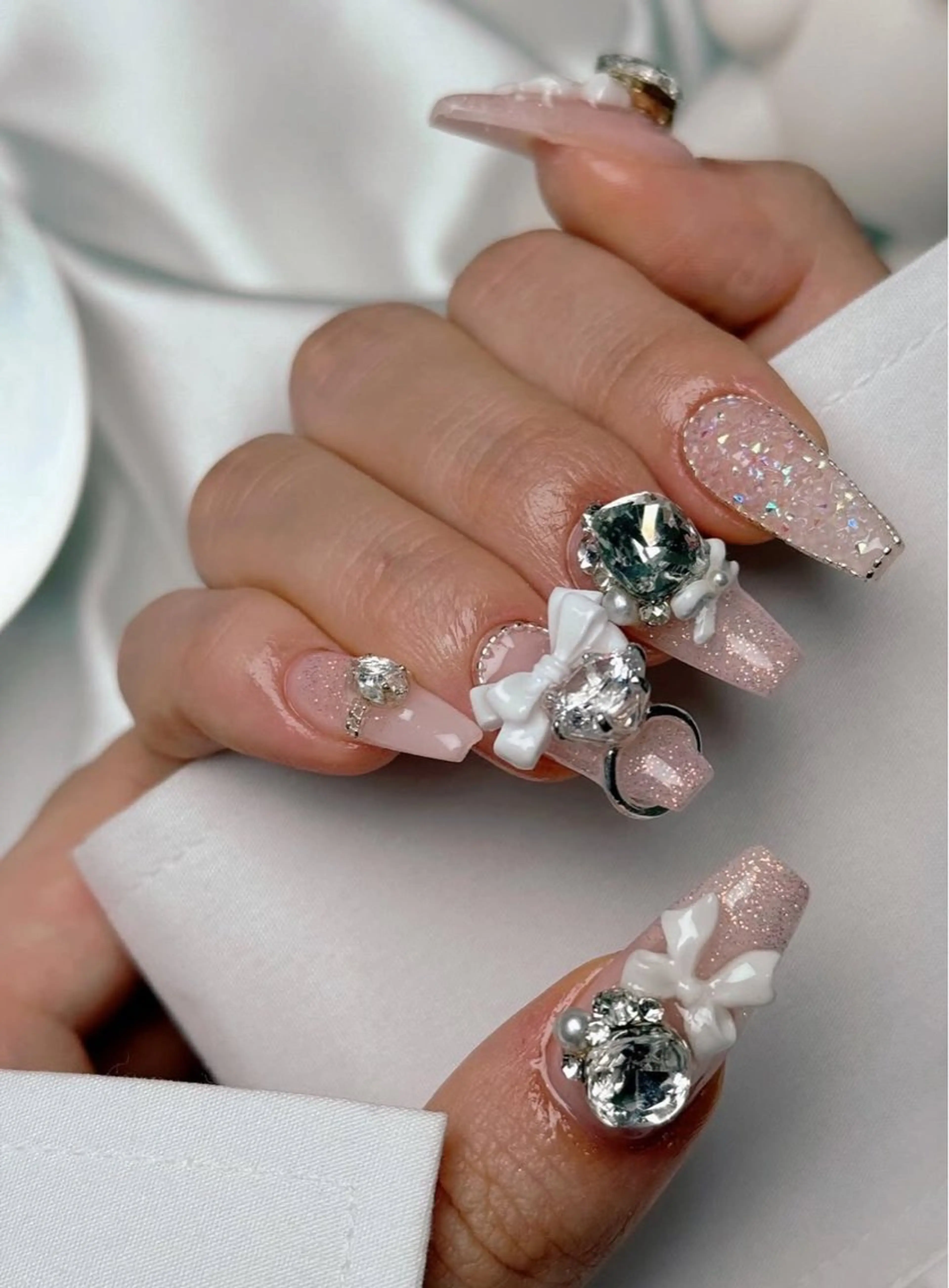 ネイル フレンチネイル ジェルネイル ハロウィン キラキラネイル 韓国ネイル H.baby Nail Salonのネイルデザイン