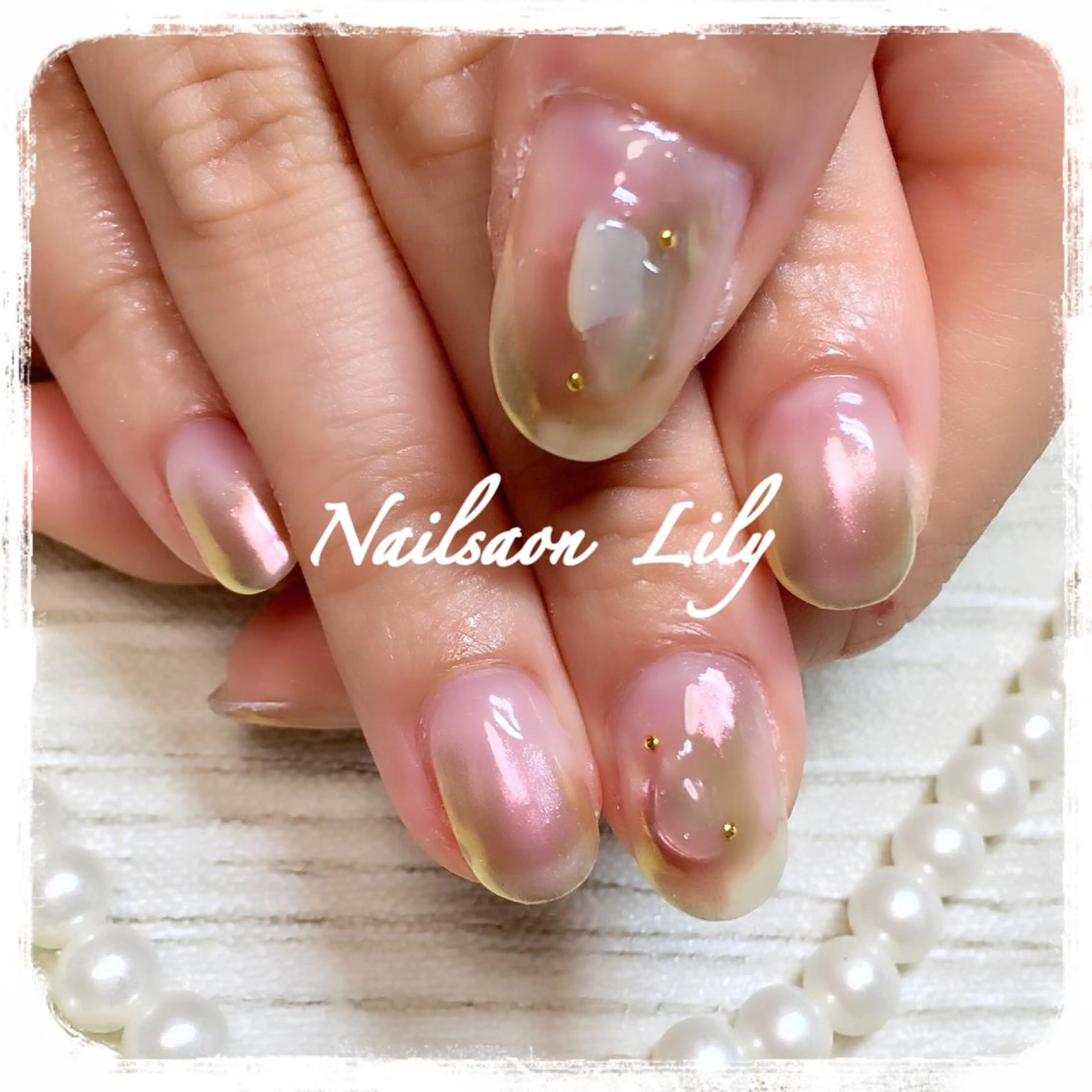 ネイル ミラーネイル ニュアンスネイル ハンドネイル Nailsalon Lilyのネイルデザイン