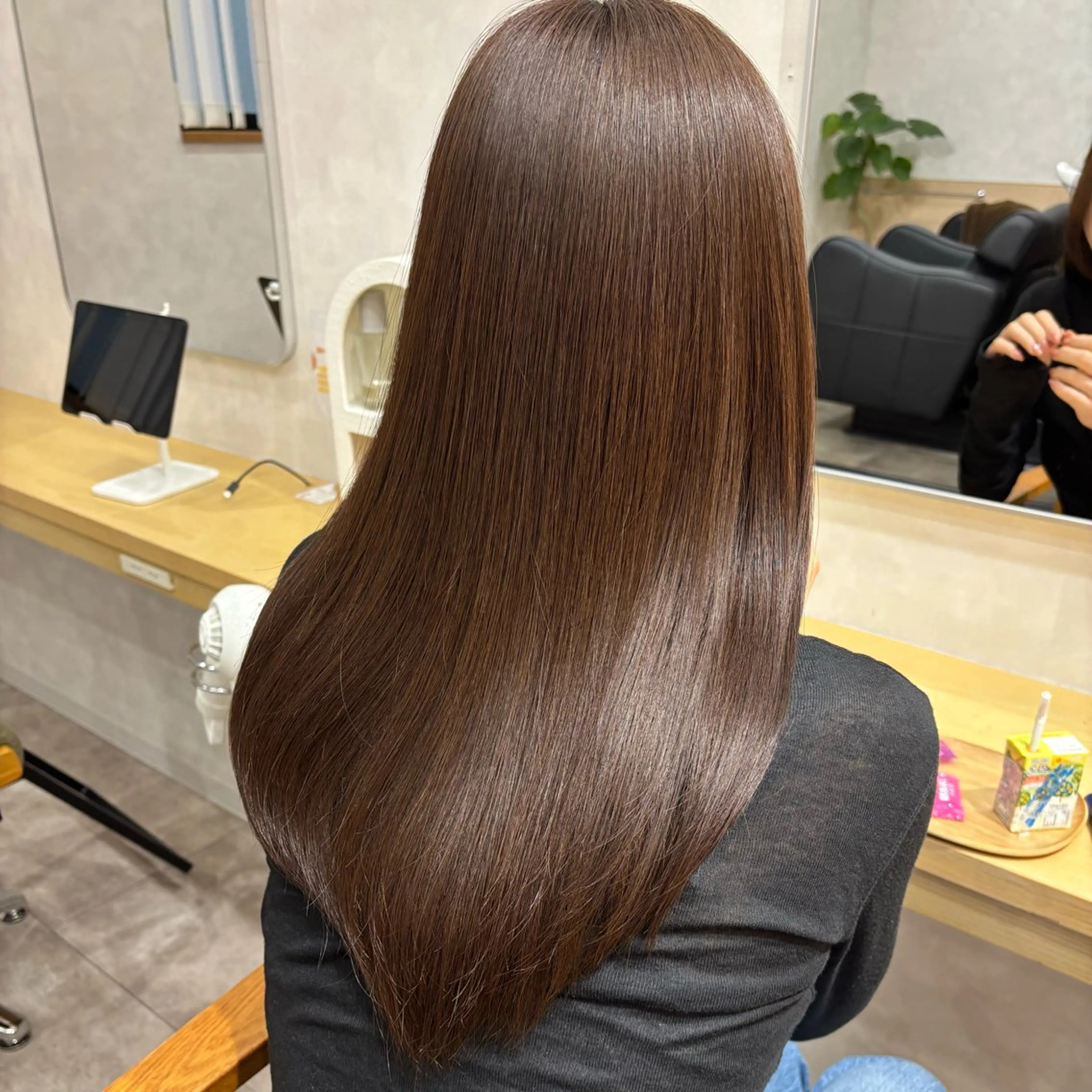 【髪質改善で驚くツヤ✨縮毛矯正のみ】の写真