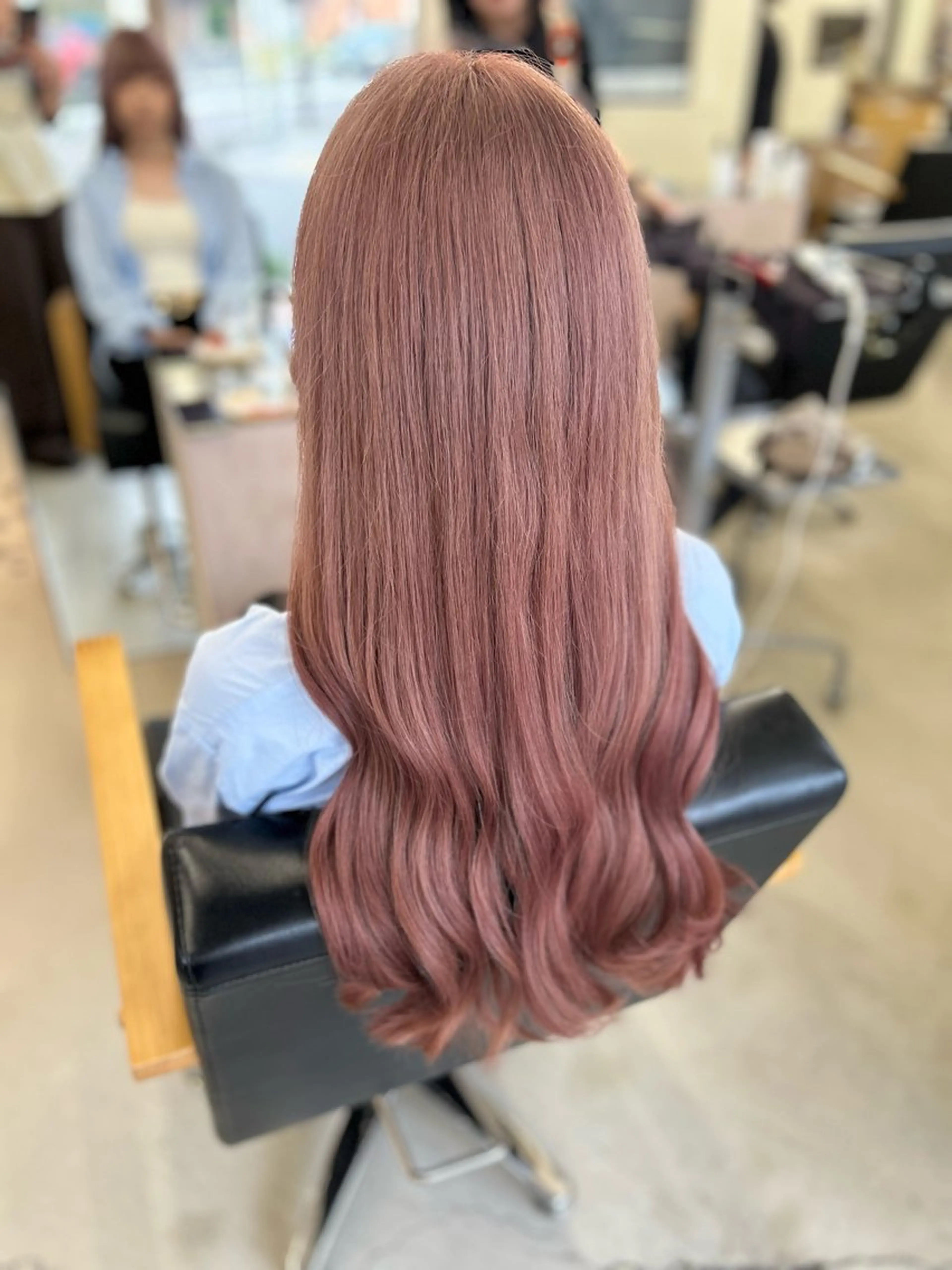 ロング カラー ベージュカラー ブリーチ ピンクカラー ピンクベージュ ヘアカラー noa  🦋 ブリーチ/暖色のヘアスタイル