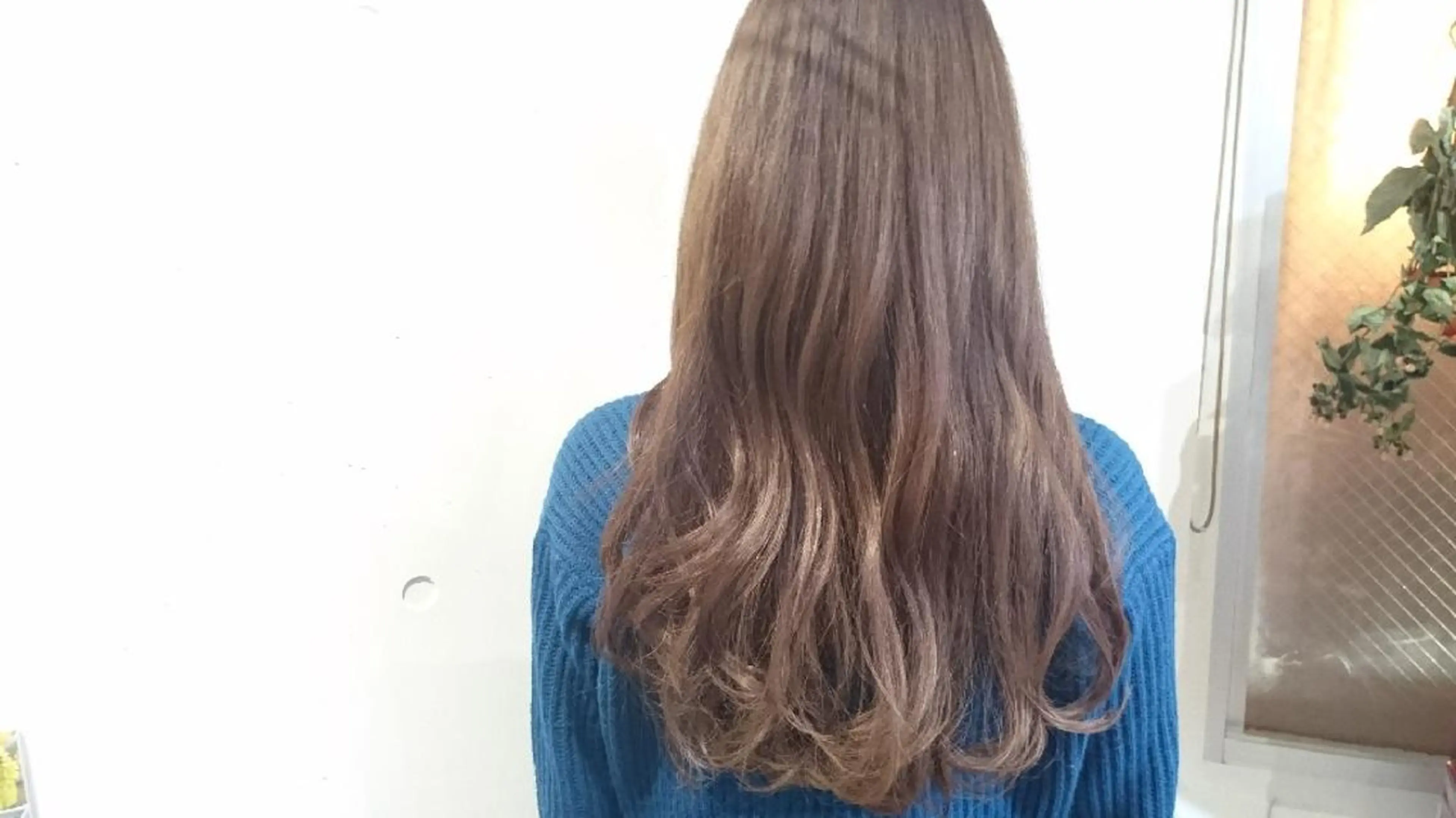 ロング カラー 井上 涼花のヘアスタイル