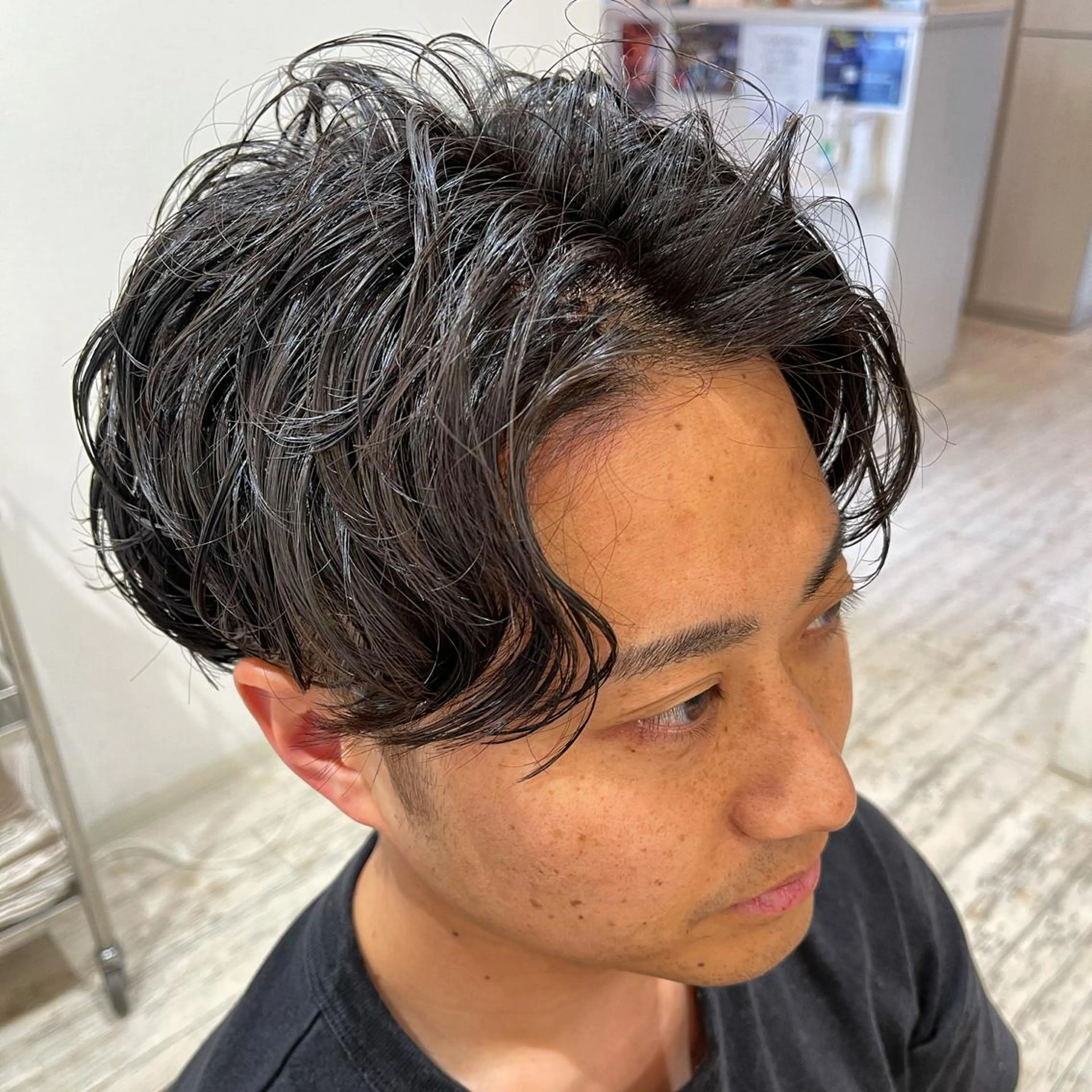 パーマ メンズ センターパート メンズパーマ 柴田泰秀sotti. 髪質改善/ブリーチのヘアスタイル