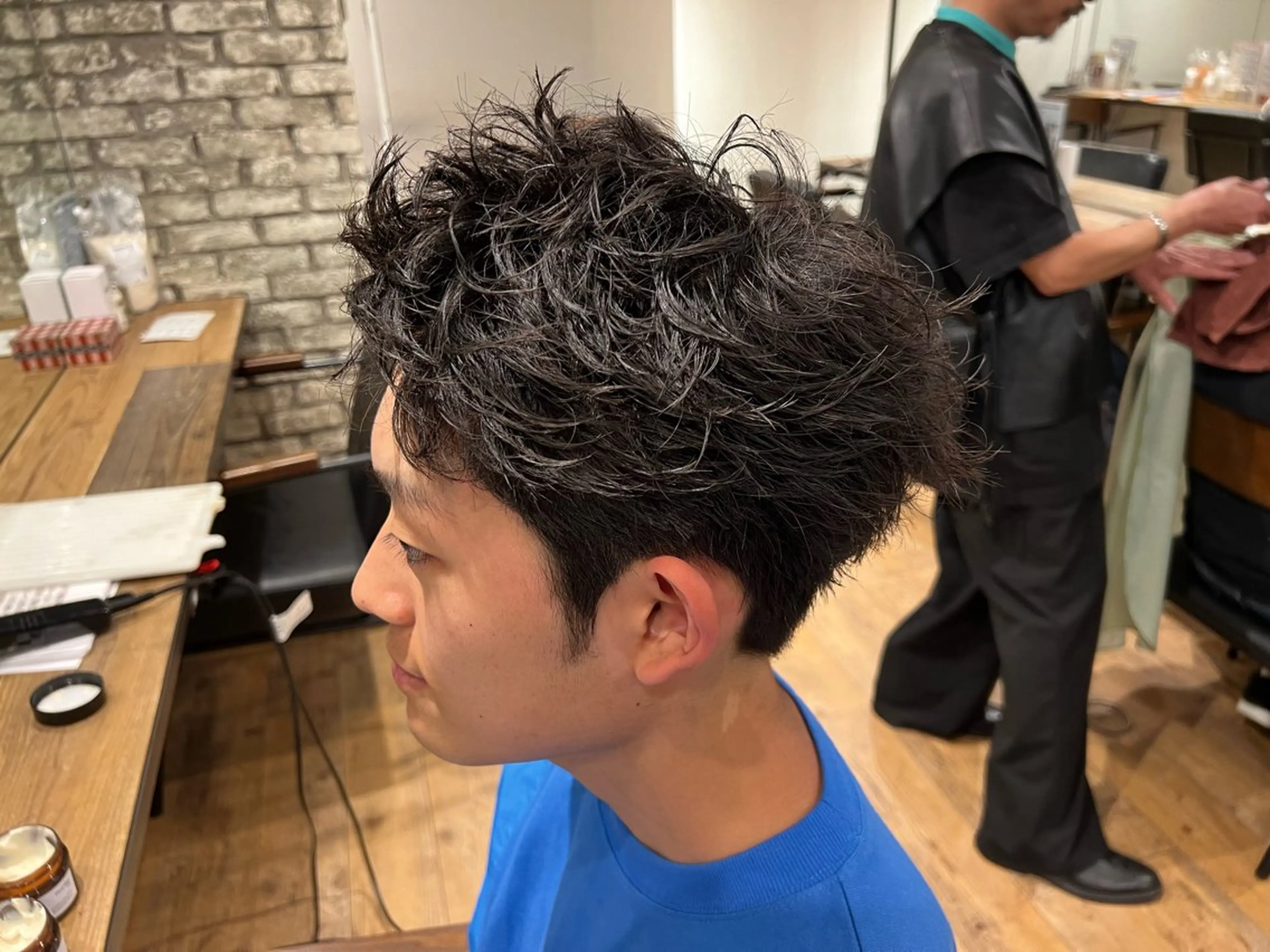 ショート メンズ 與座 小遥のヘアスタイル