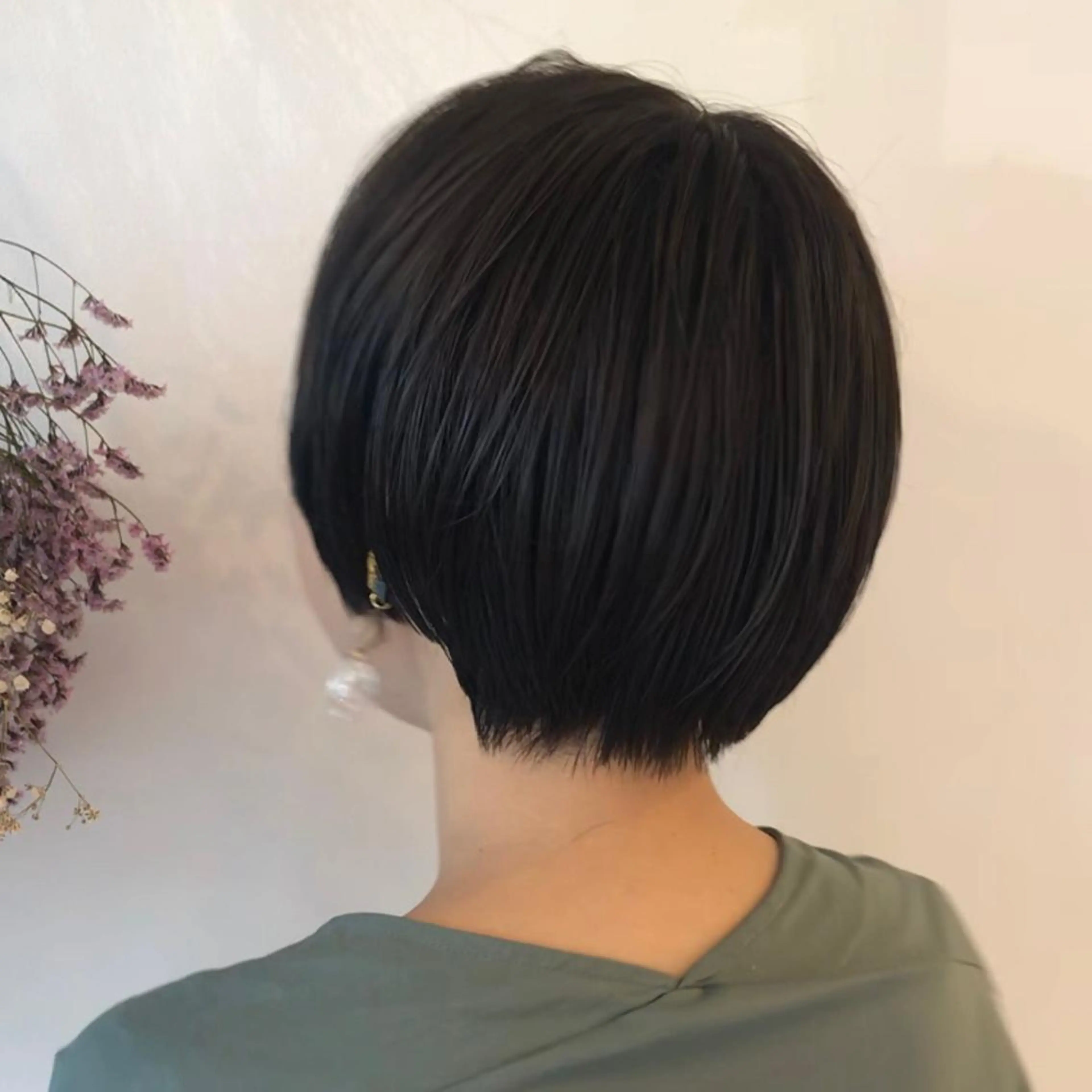 ショート カラー milis 知崎春奈のヘアスタイル