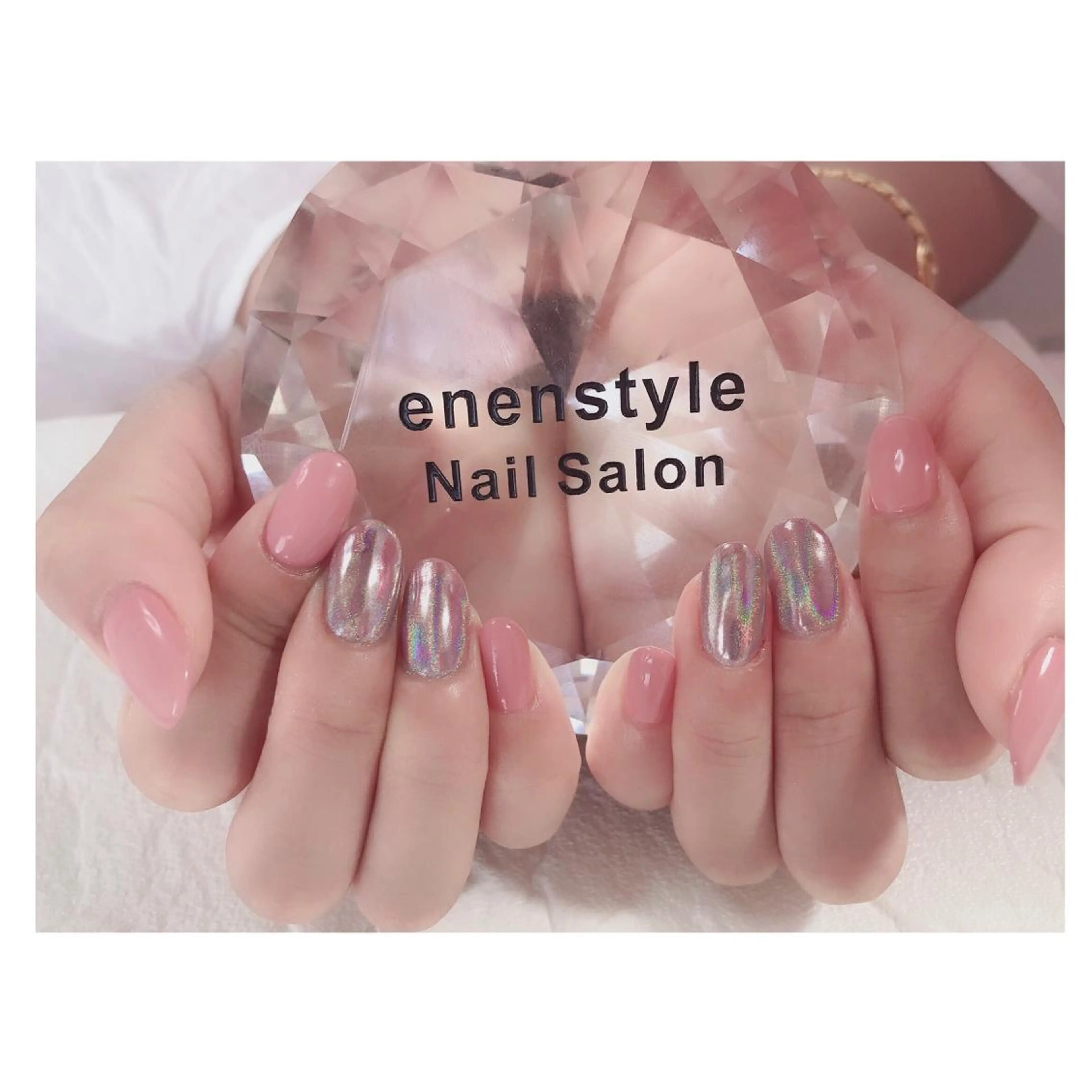 ミディアム ネイル ジェルネイル オフィスネイル ワンカラーネイル ピンク ハンドネイル 👑enen style👑のネイルデザイン