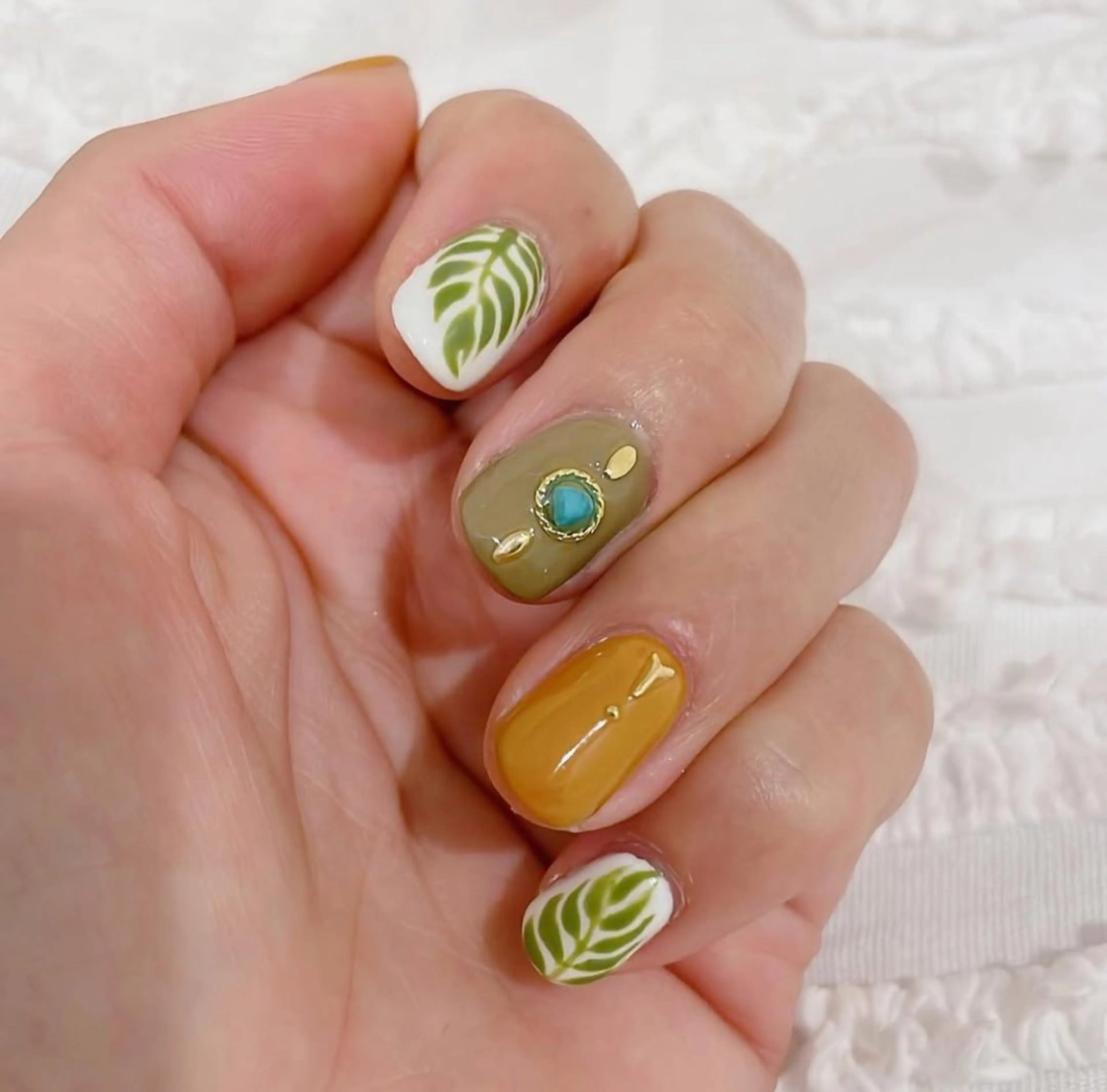 ネイル アートネイル シンプルネイル ストーンネイル Seek Red Nail所属・Yoshitake Saoriのネイルデザイン