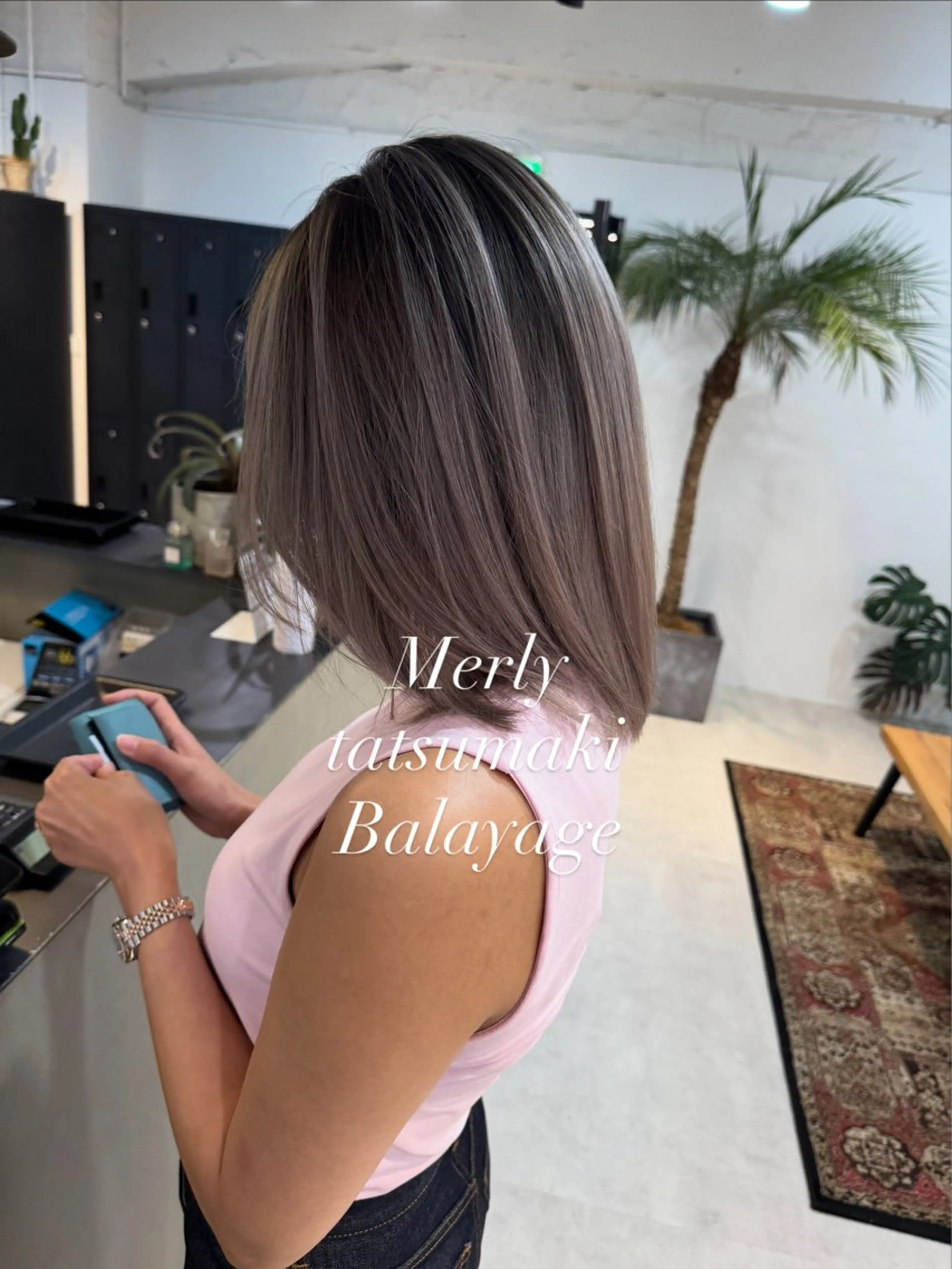 ミディアム カラー ヘアカラー トリートメント Merly Osakaのヘアスタイル