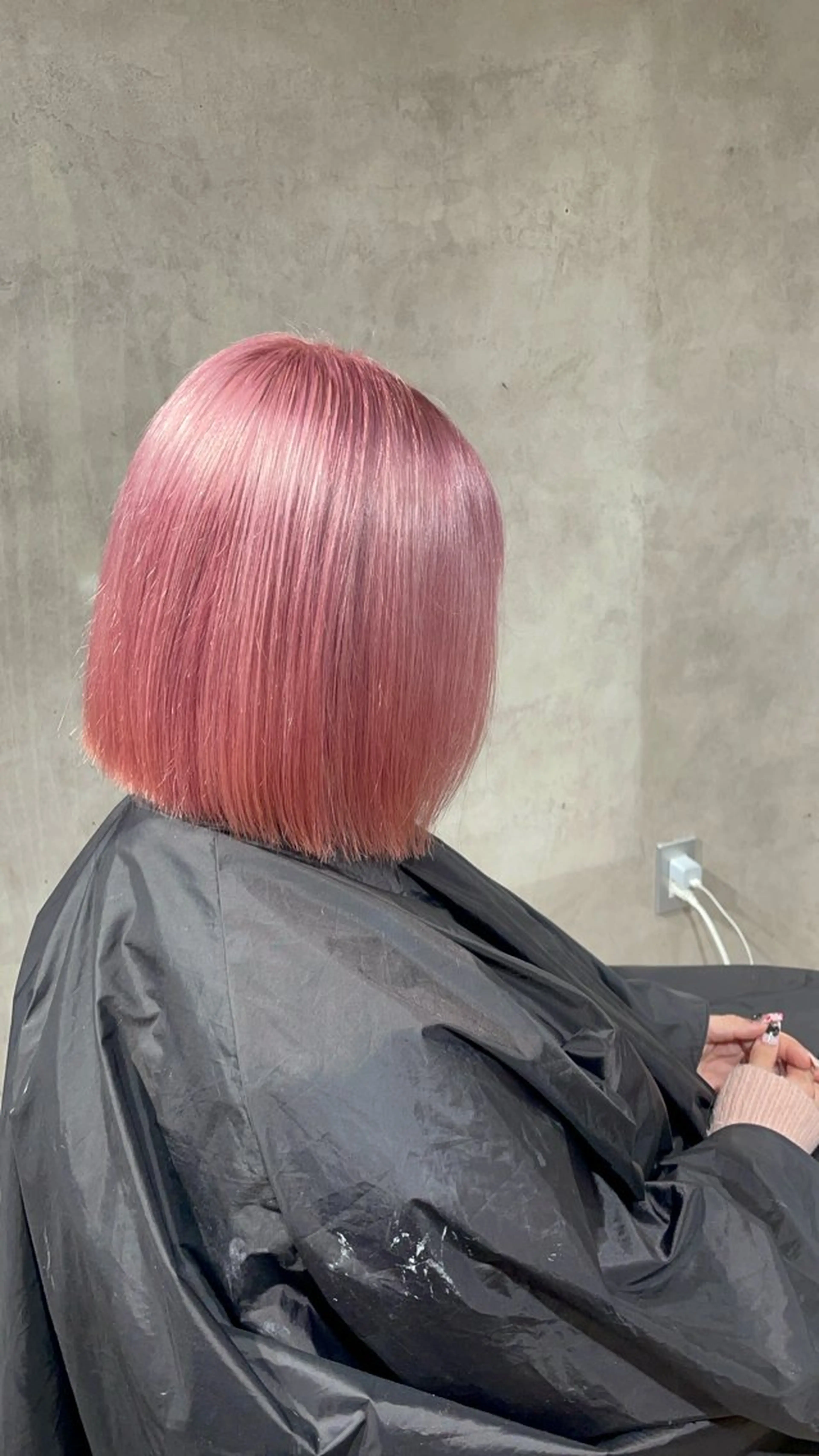 ミディアム カラー ピンクカラー ホワイトピンク ボブ カット ヘアカラー 🇰🇷ハイトーン× 韓国レイヤー레이어드のヘアスタイル