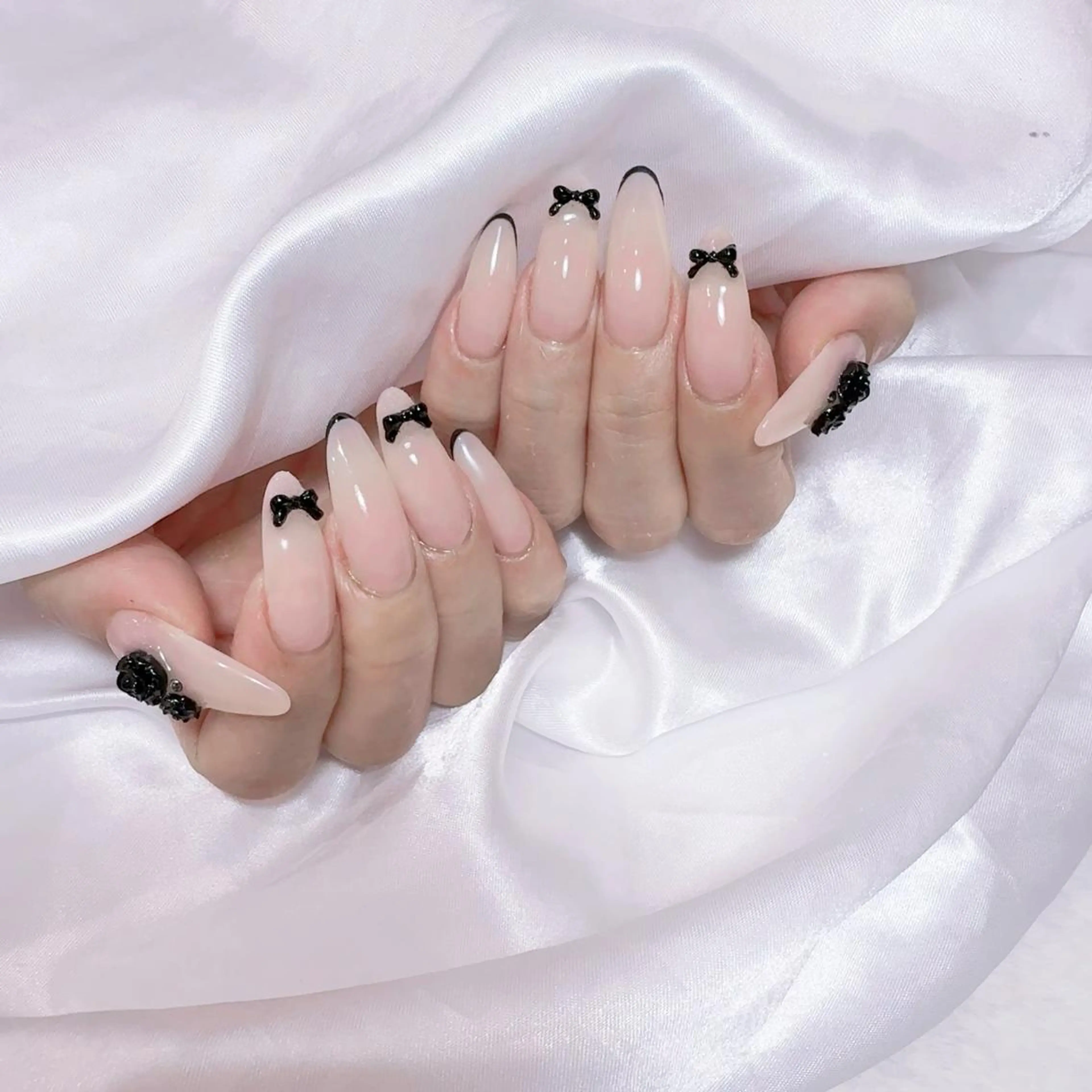 ネイル アートネイル フラッシュネイル フレンチネイル ジェルネイル ガラスフレンチ You&Me Yuiのネイルデザイン