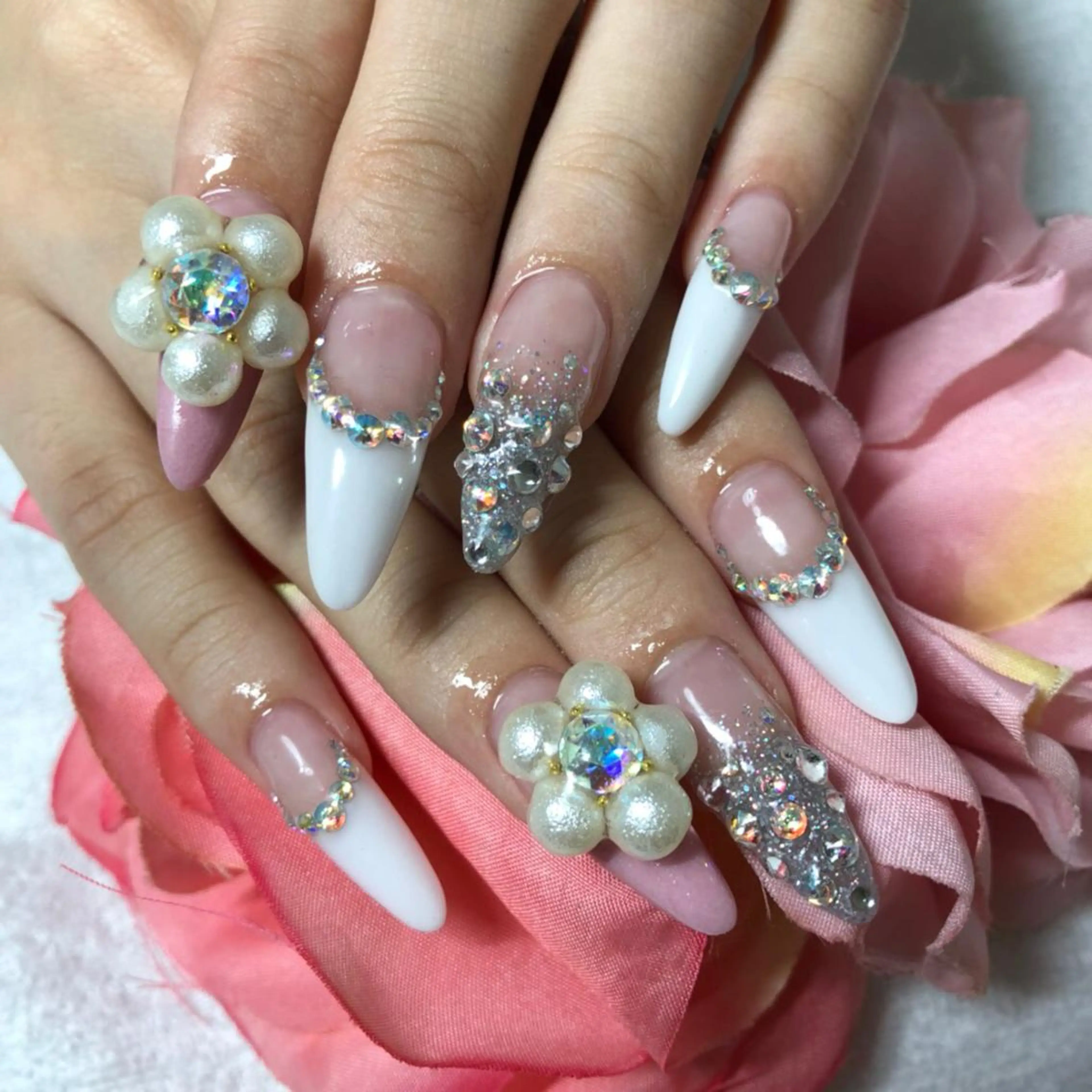 ロング ネイル フレンチネイル ハンドネイル 《LB》ラブリエ Nail&eyeのマツエク・マツパデザイン