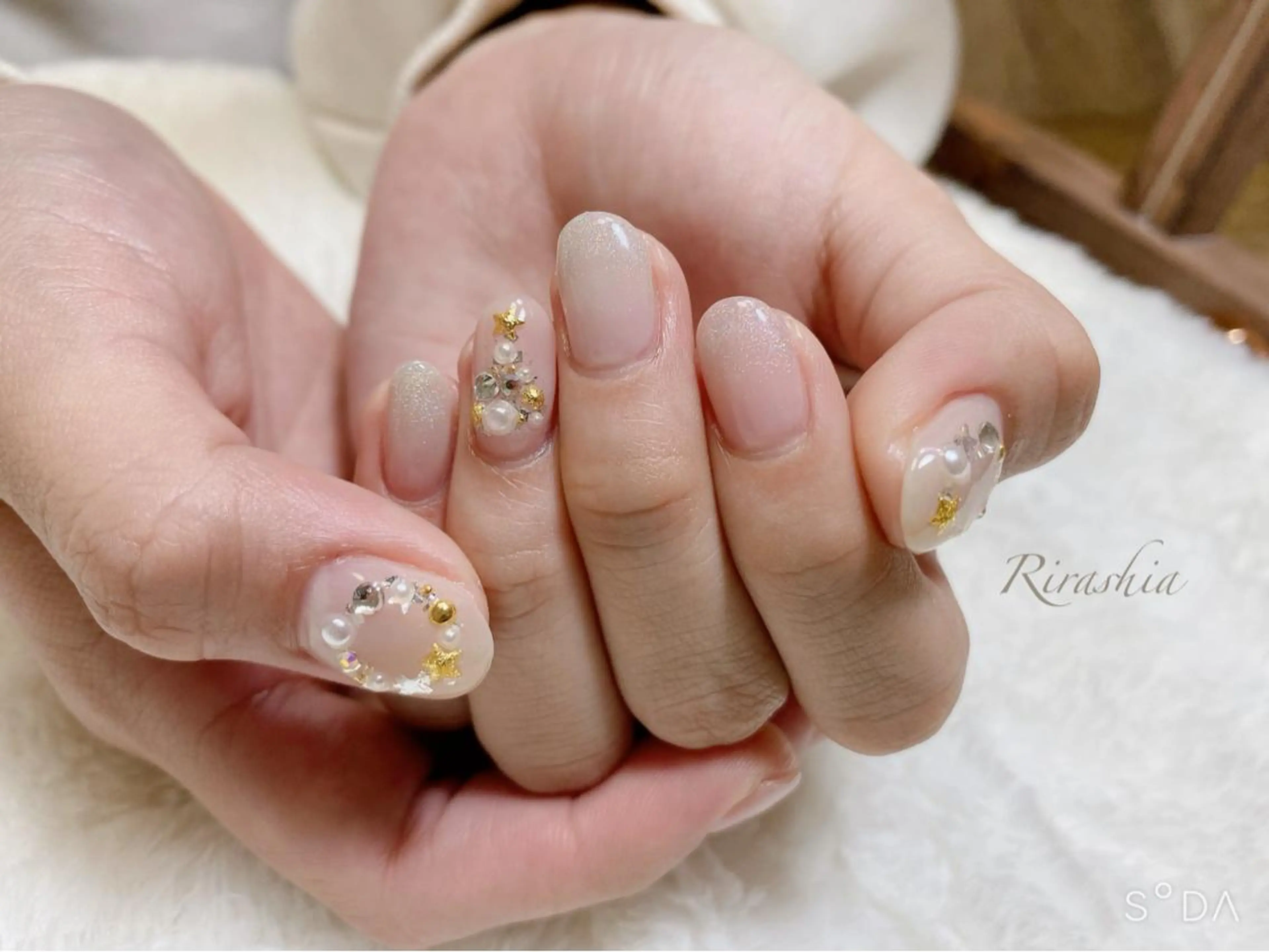 ネイル アートネイル オーロラネイル グラデーション マグネットネイル 冬ネイル ハンドネイル ハンドケア うる艶/透明感 Rirashaのネイルデザイン