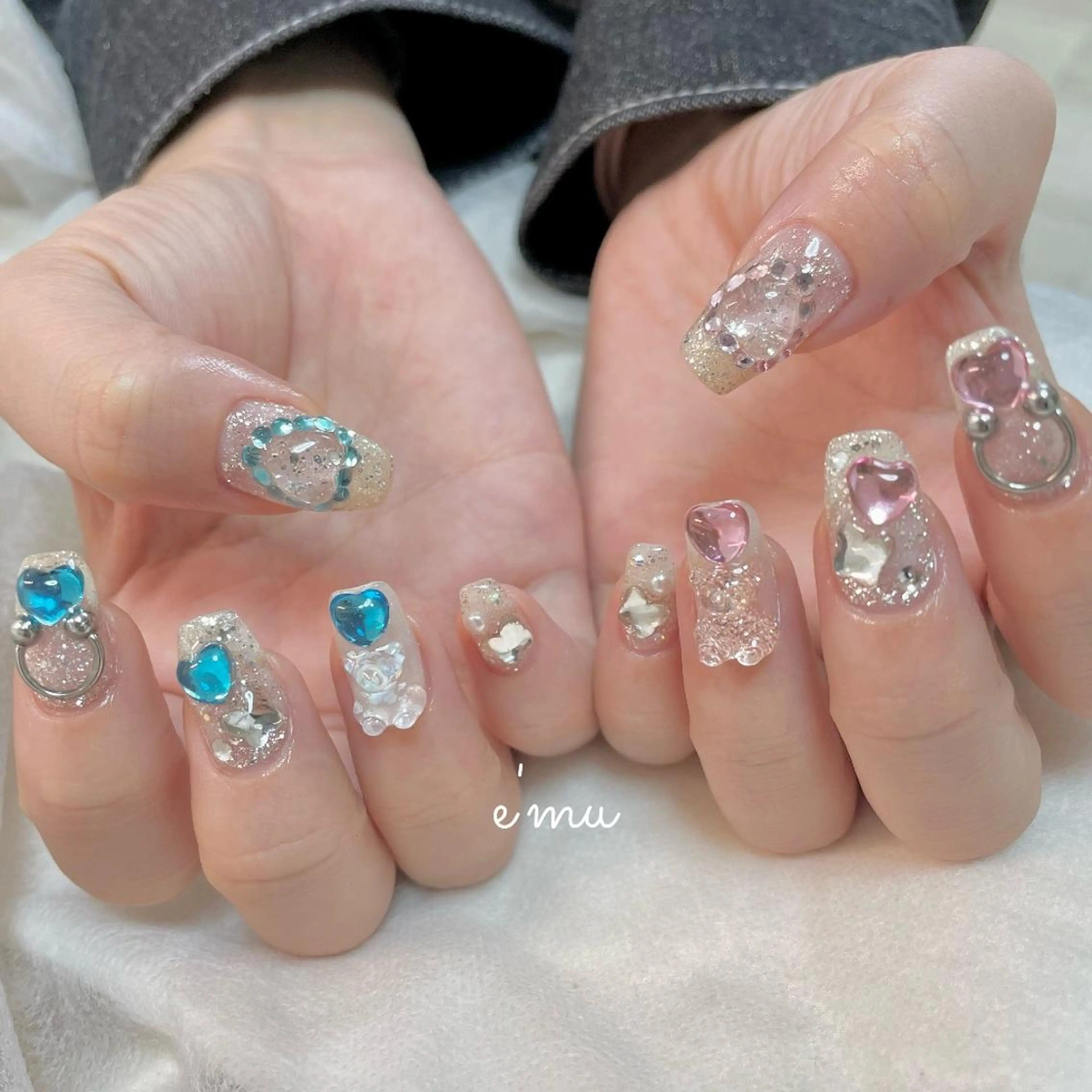 ネイル ハート キラキラネイル nail salon e'mu💐のネイルデザイン