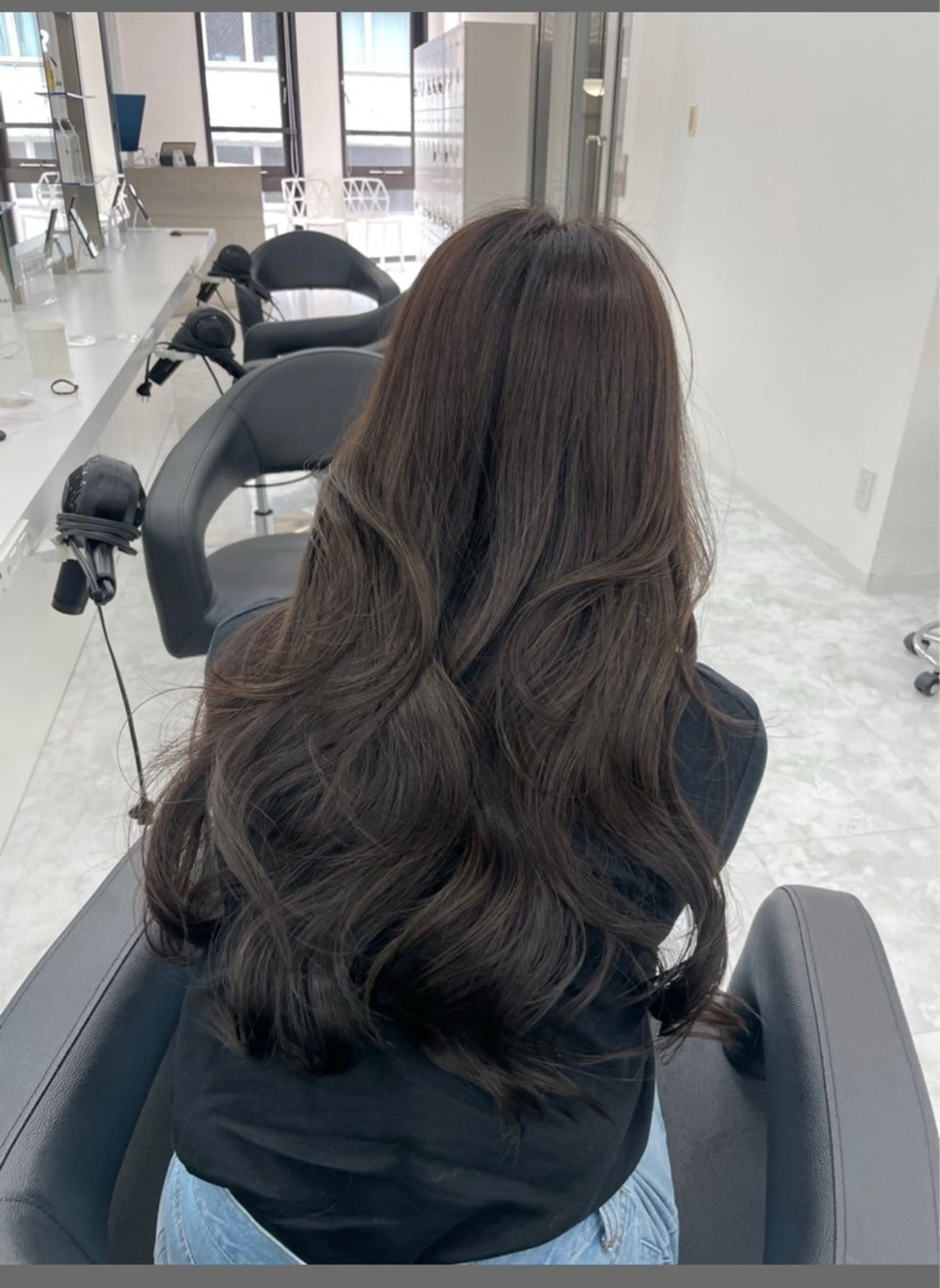 ロング ヘアカラー トリートメント 韓国ヘア/ブリーチ無 しWカラー/オリーブのヘアスタイル