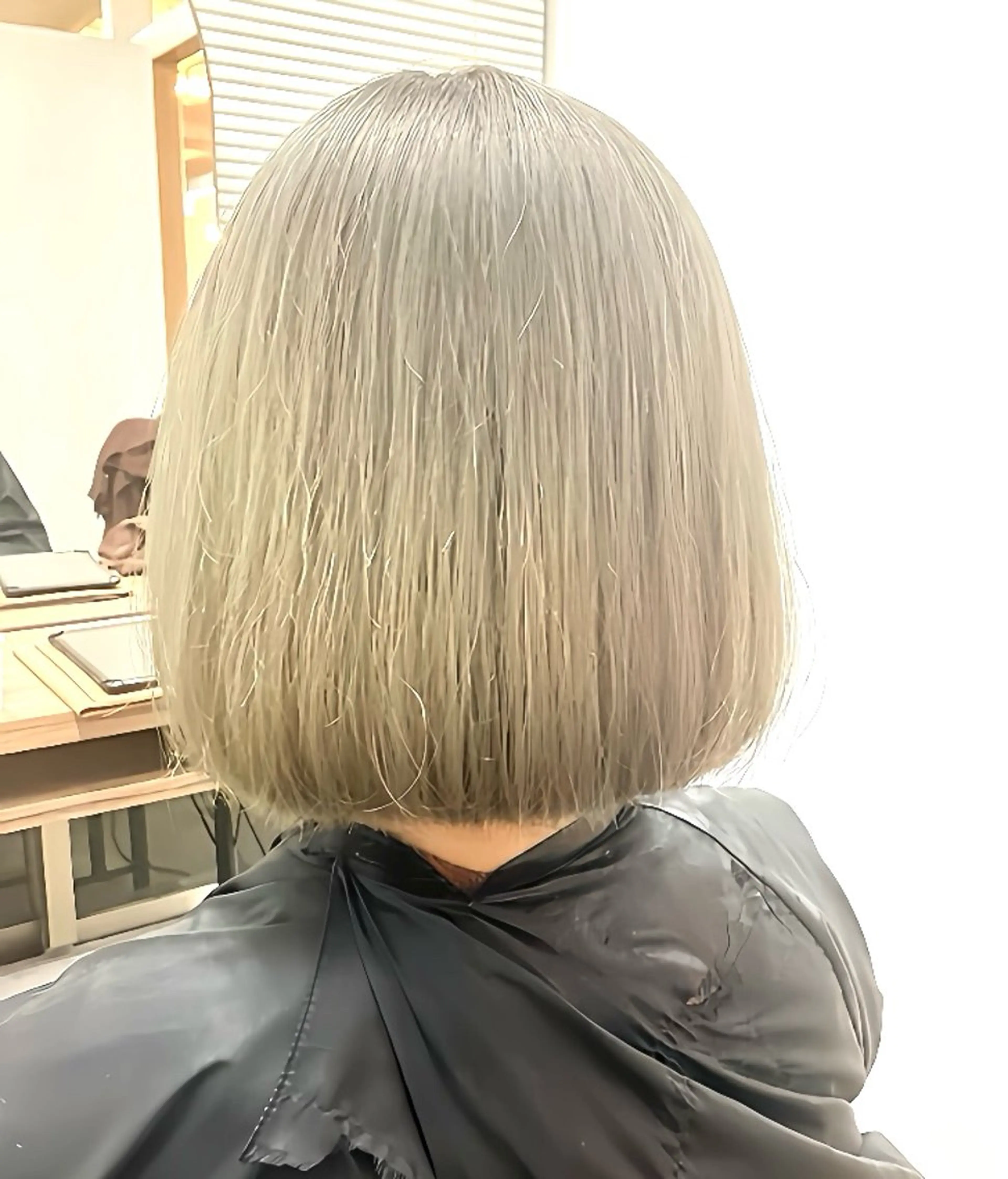 ミディアム ボブ ウルフ・ハイレイヤー 🌟ナカノ・ユウヤのヘアスタイル