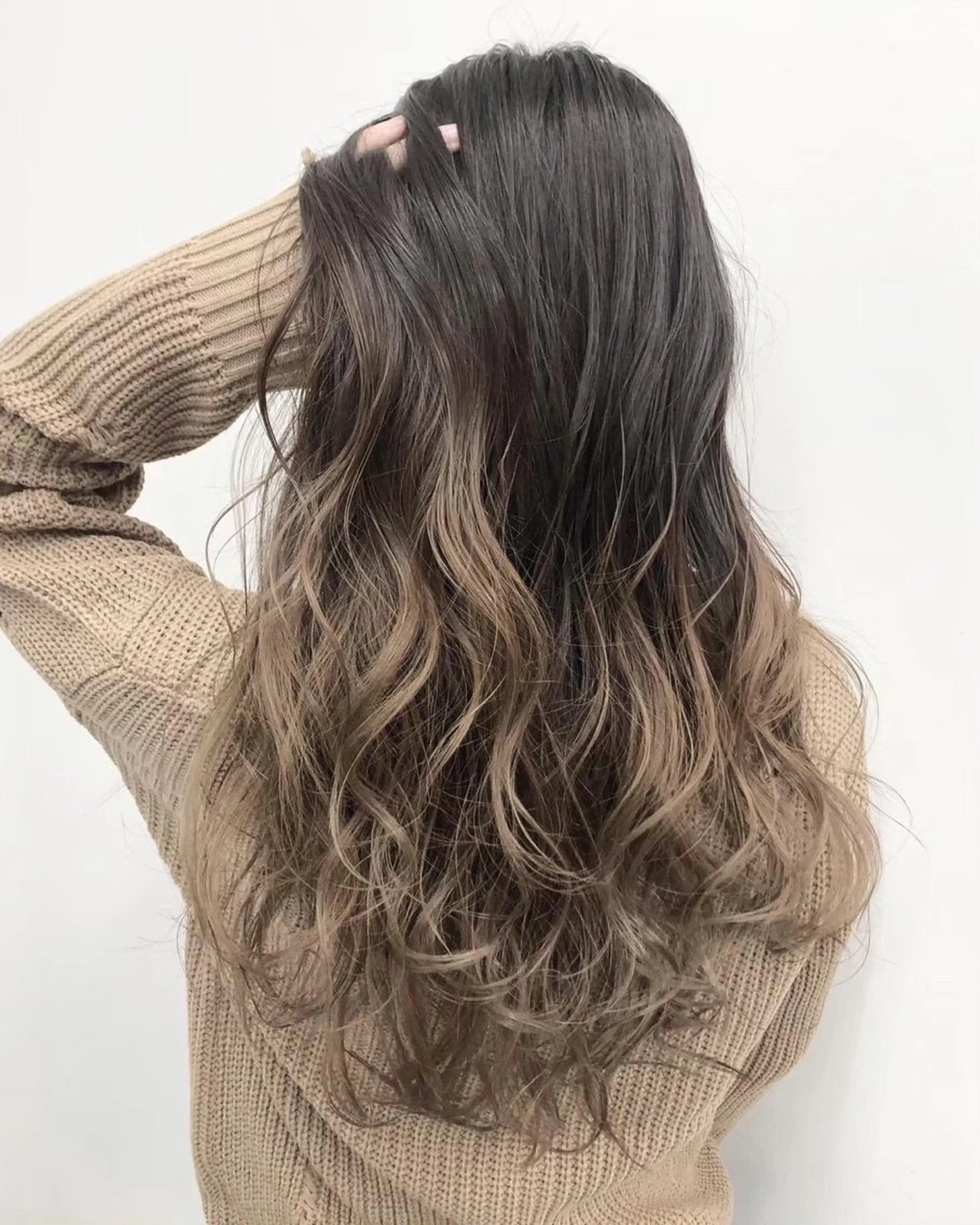 ロング カラー グラデーションカラー ブリーチカラー🐭♡ moeのヘアスタイル