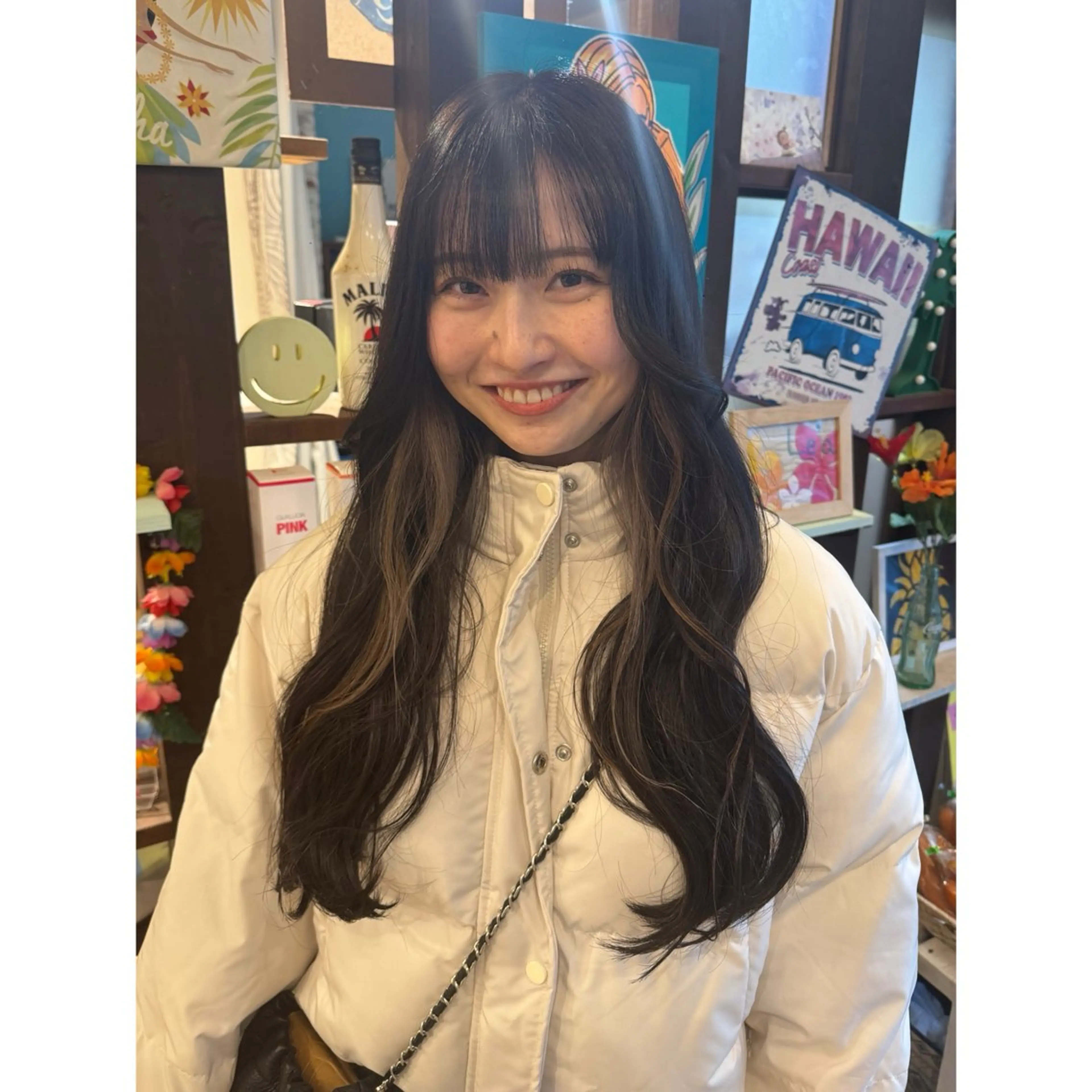 イヤリングカラー（ブリーチ込み）➕ベースのカラー➕4stepトリートメント付きの写真