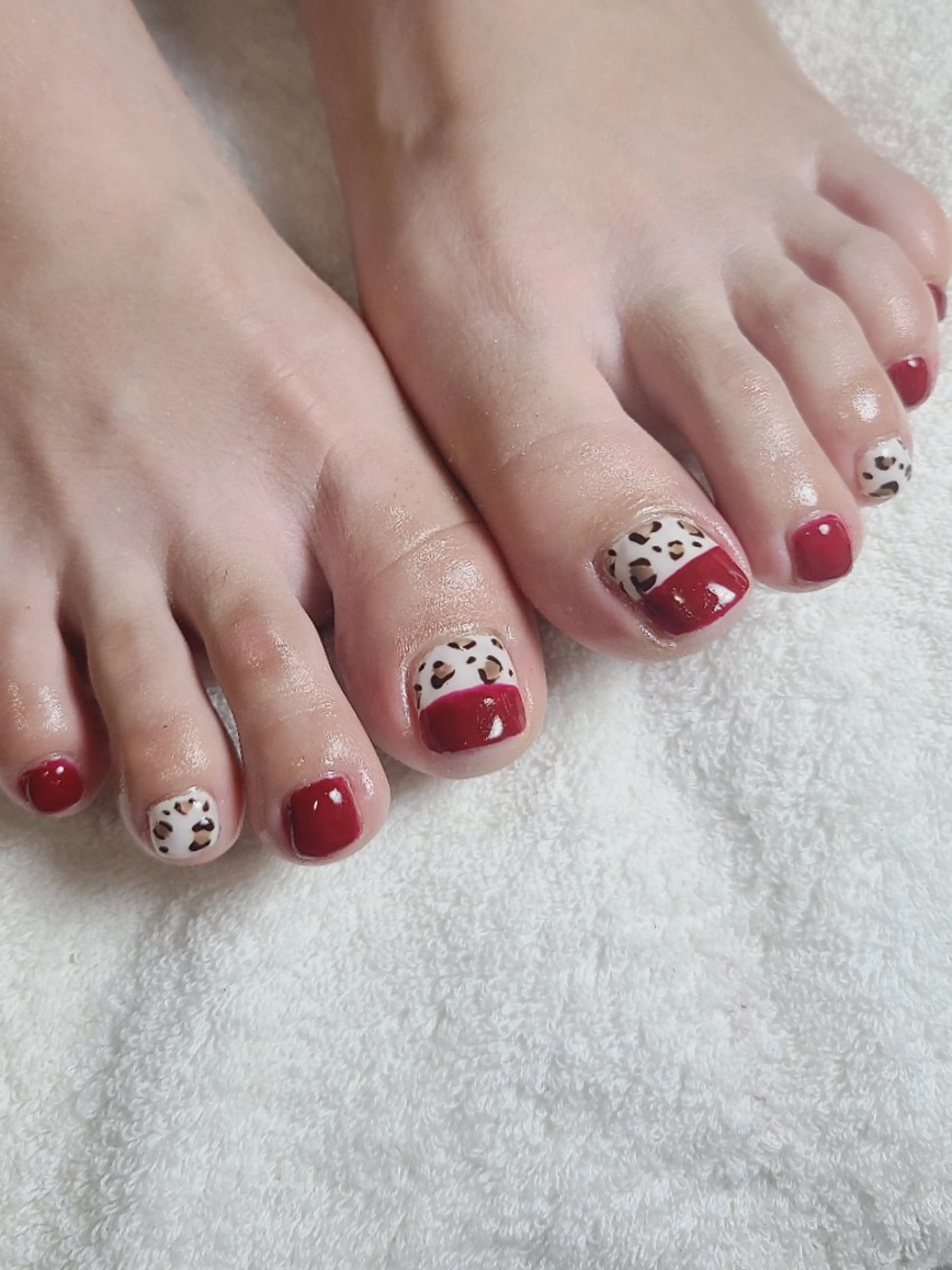 ネイル アニマル柄 アートネイル フットネイル ジェルネイル 赤色 Nailroom3  古屋明美のネイルデザイン