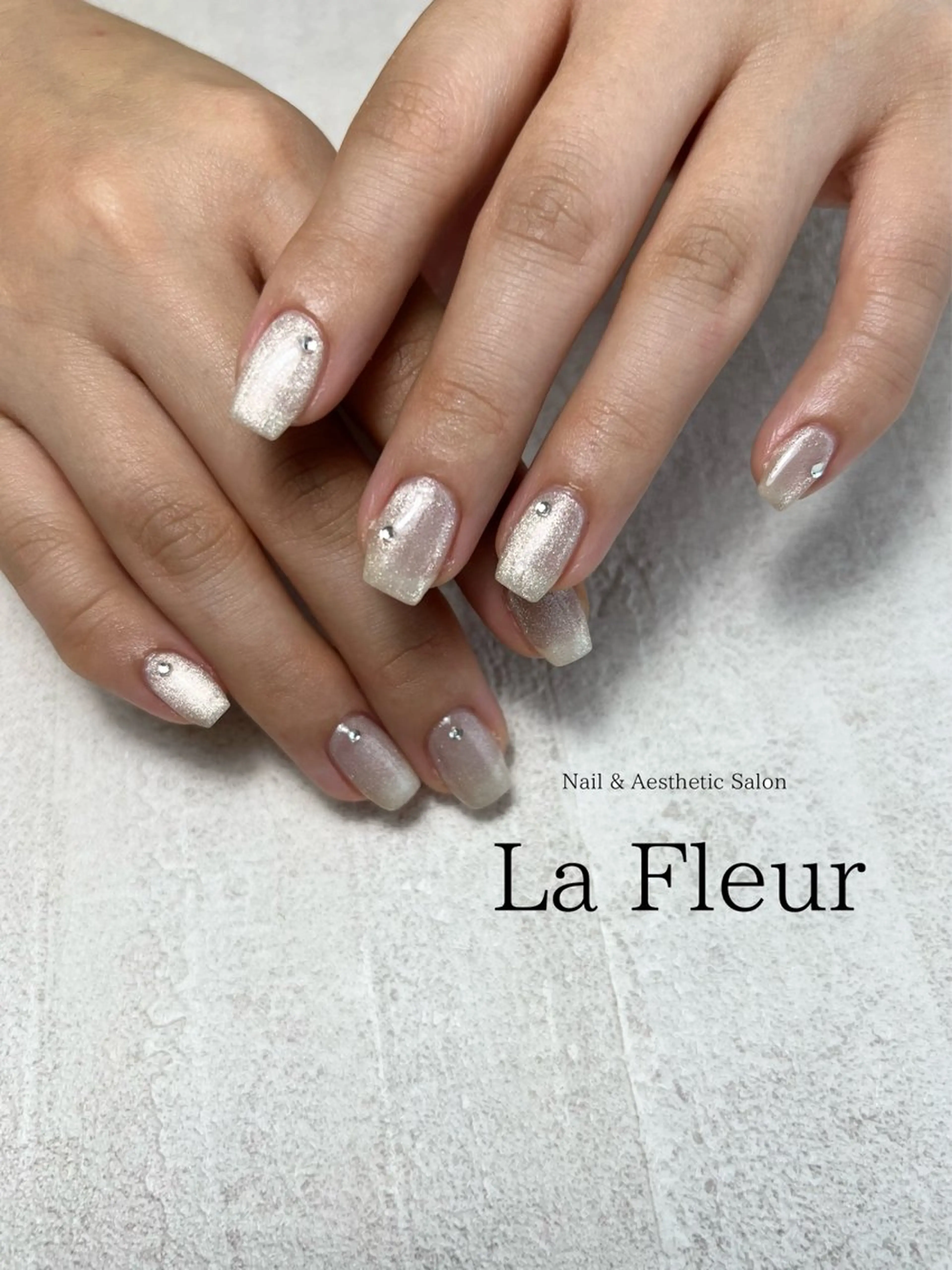 ネイル キラキラネイル ストーンネイル erika ．のネイルデザイン