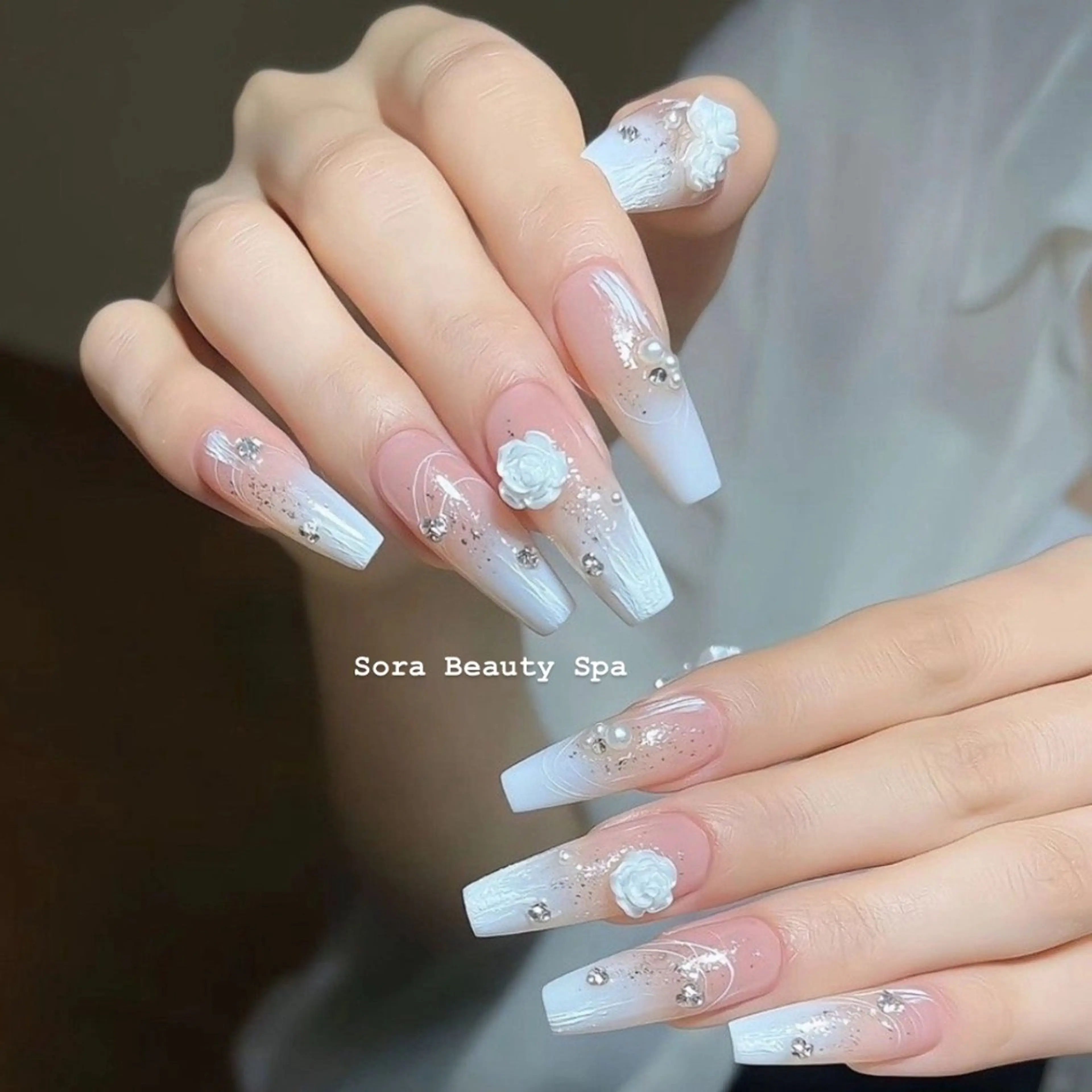 ネイル SORA BEAUTY SPA OSAKA所属・トゥー ヒエンのネイルデザイン