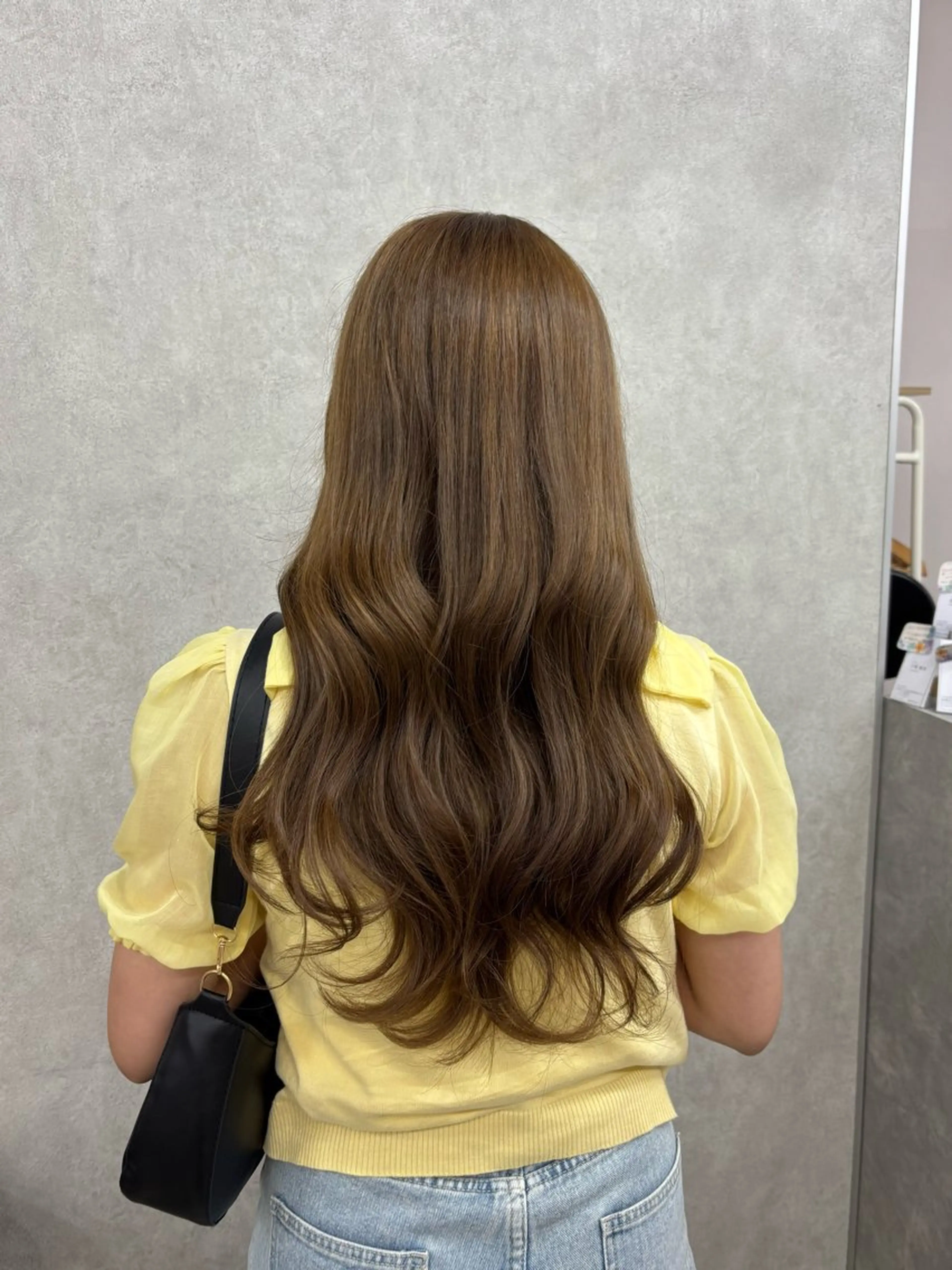 ロング カラー ベージュカラー ブリーチ ダブルカラー ミルクティーベージュ 倉澤 愛理のヘアスタイル