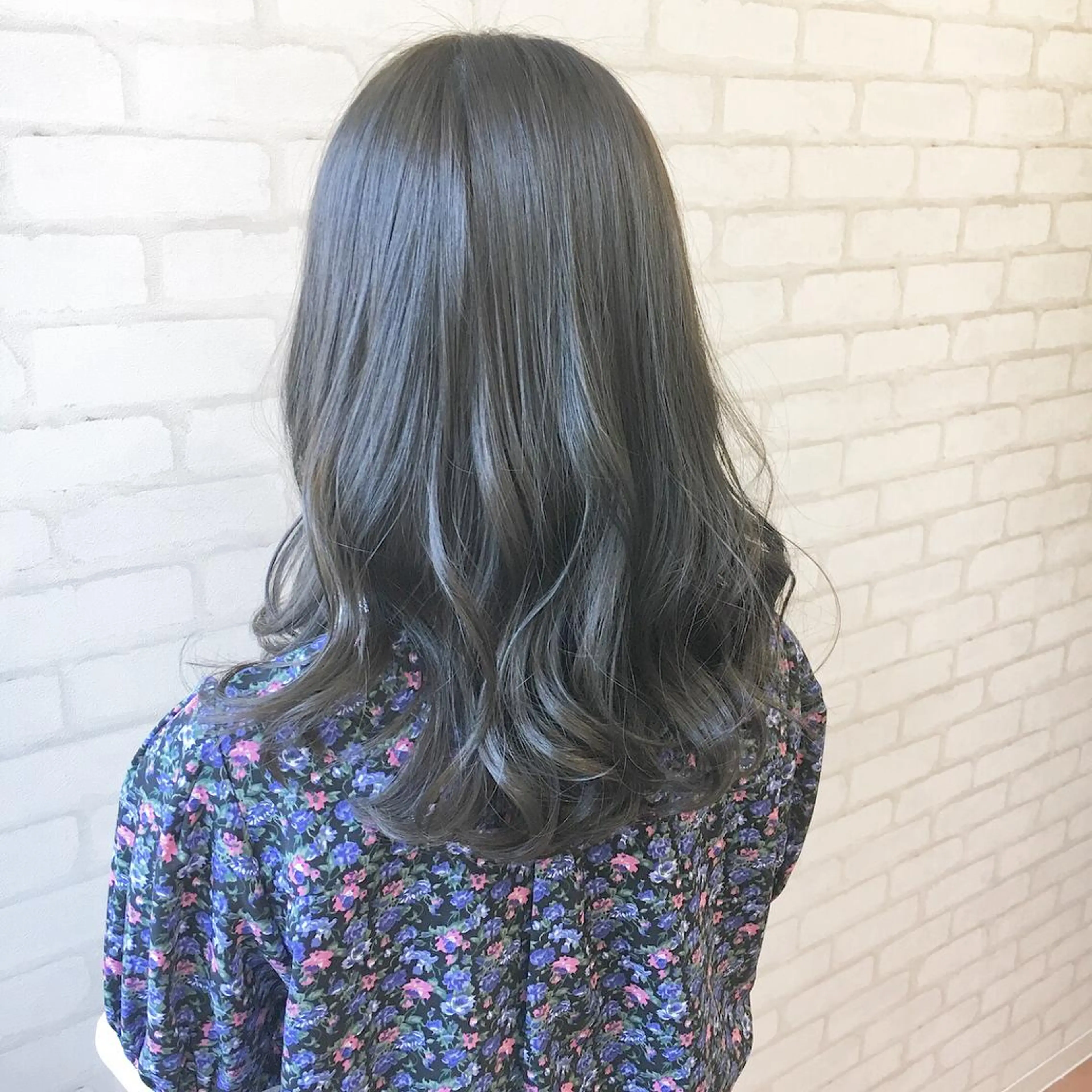 セミロング カラー ヘアアレンジ 透明感カラー グレージュ ラベンダーカラー ラベンダーグレージュ ラベンダーグレー ✨艶髪✨透明感✨ 山内大樹のヘアスタイル